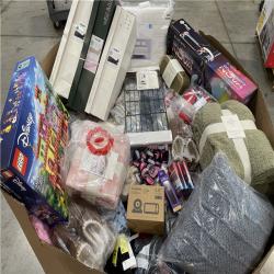 DALLAS LOCATION- NEW! BULLSEYE MIXED CLOTHING PALLET (300 UNITS)