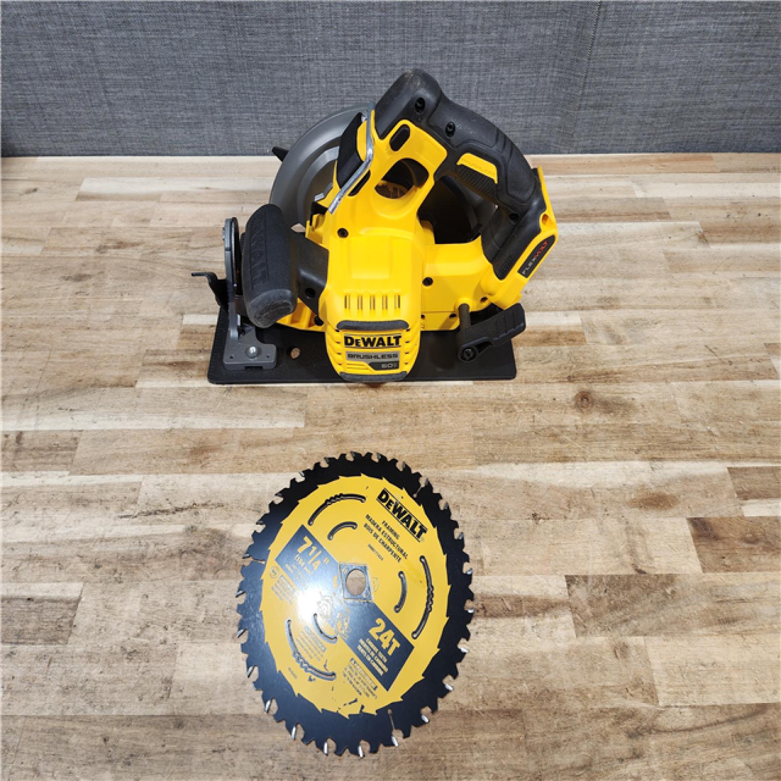 HOUSTON LOCATION - AS-IS DEWALT FLEXVOLT 60V MAX Cordless Brushless 7-1/4 in. Circular Saw with Brake (Tool Only)