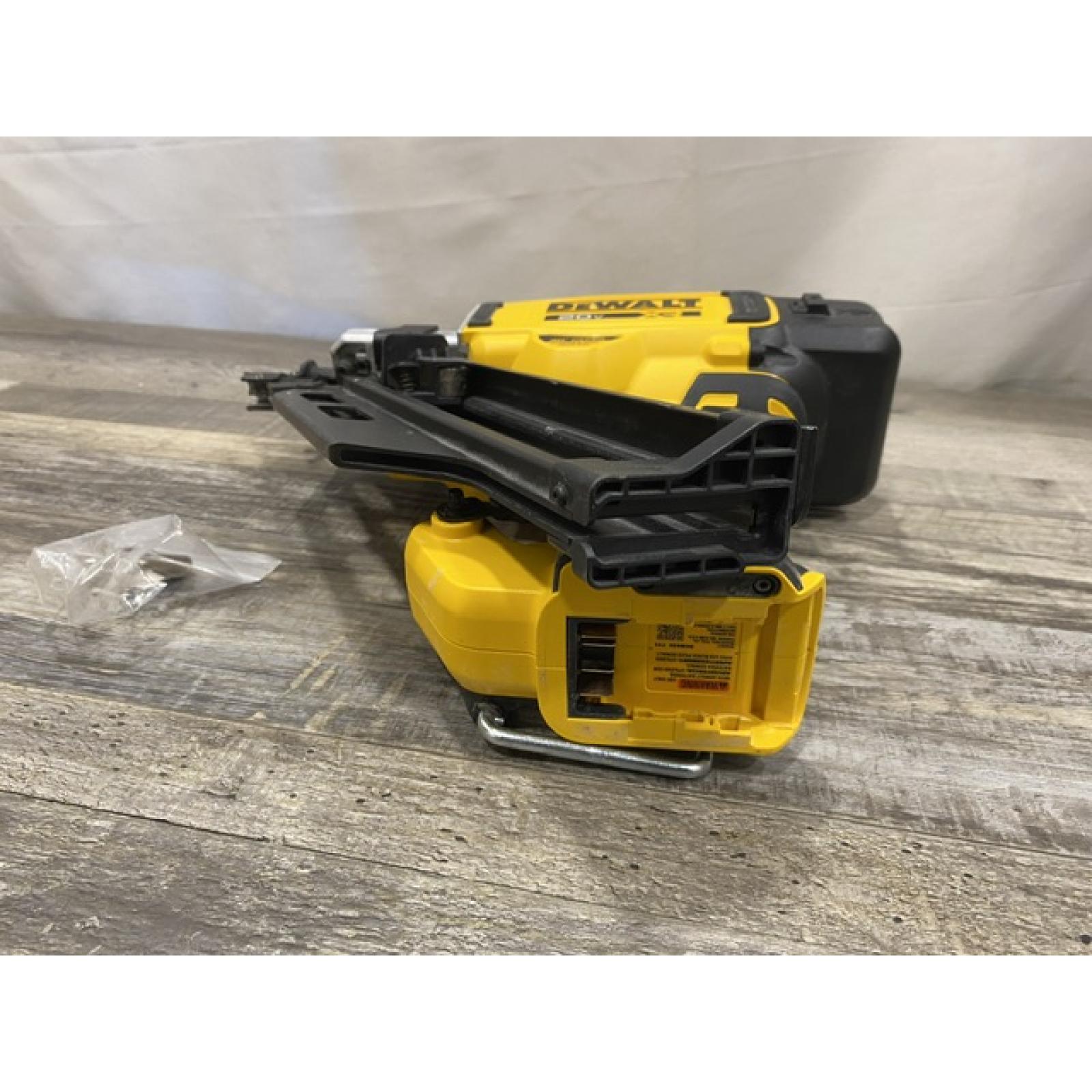 AS-IS DEWALT 20V 30 Degree Cordless Framing Nailer (Tool-Only)