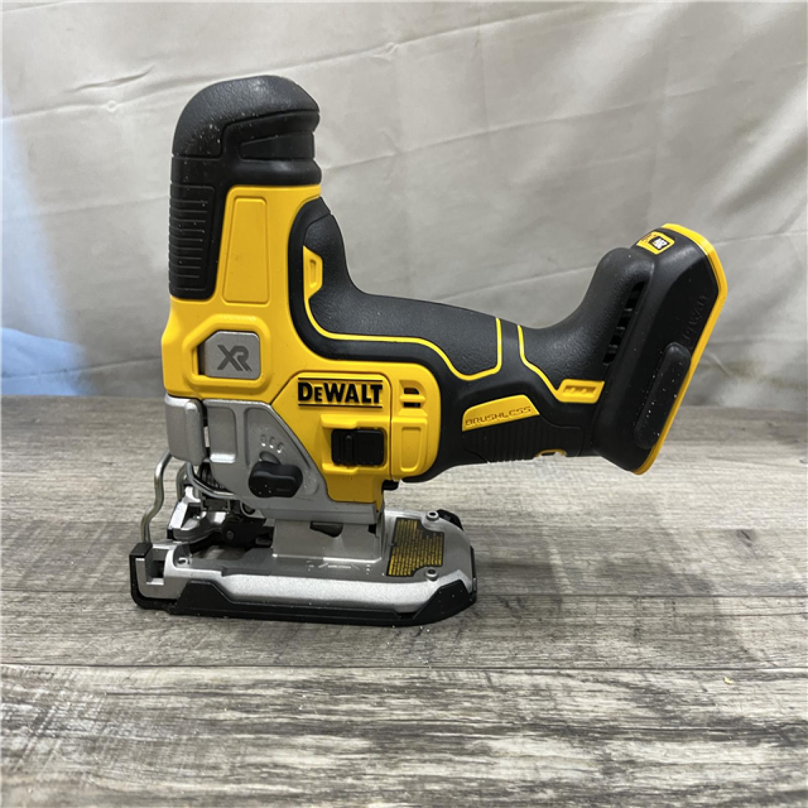 AS-IS DEWALT 20V MAX XR Cordless Barrel Grip Jigsaw (Tool Only)
