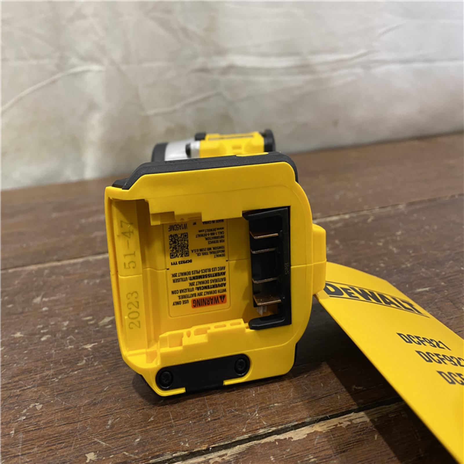AS-IS DeWalt 20V MAX ATOMIC 3/8 in. Cordless Brushless Compact Impact Wrench Tool Only