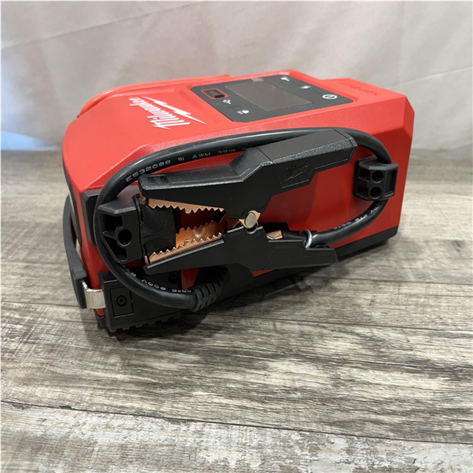 AS-IS Milwaukee 18V Lithium-Ion Cordless 2000 Peak Amp HOTSHOT Jump Starter (Tool-Only)