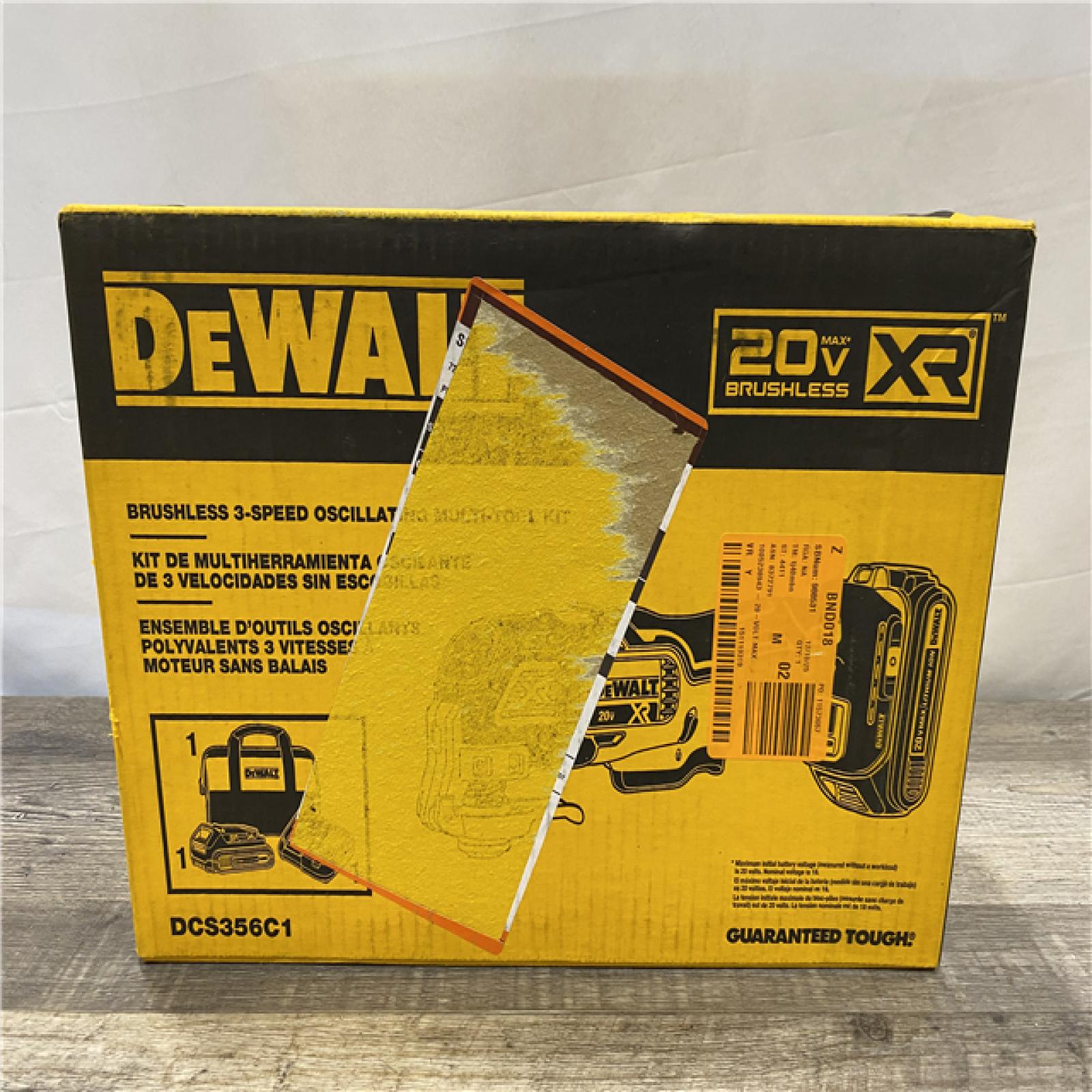 NEW - DEWALT 20V MAX XR Cordless Brushless 3-Speed Oscillating Multi Tool Kit