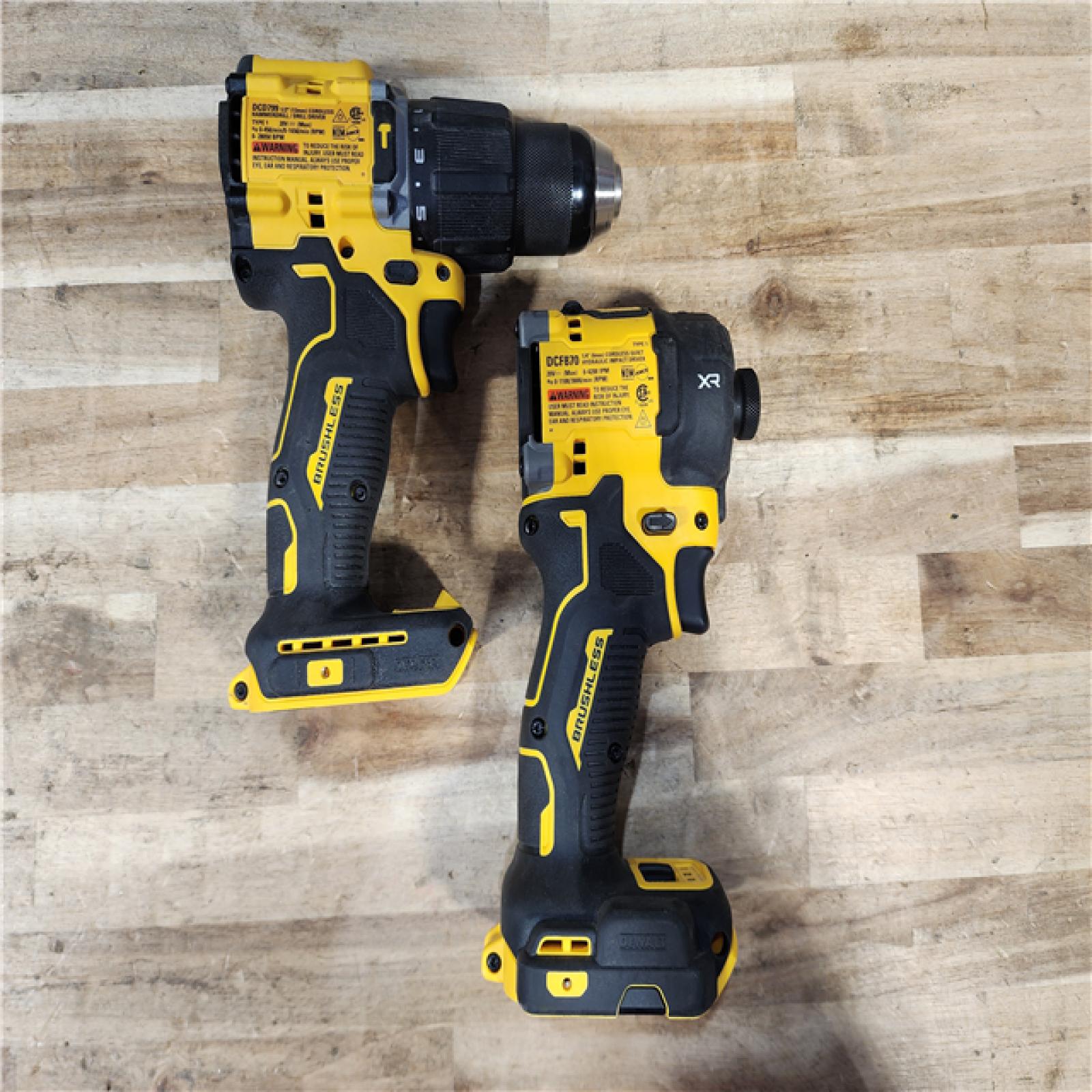 HOUSTON LOCATION - AS-IS DEWALT 2 TOOL COMBO KIT W/ (2) BATTERY & CHARGER