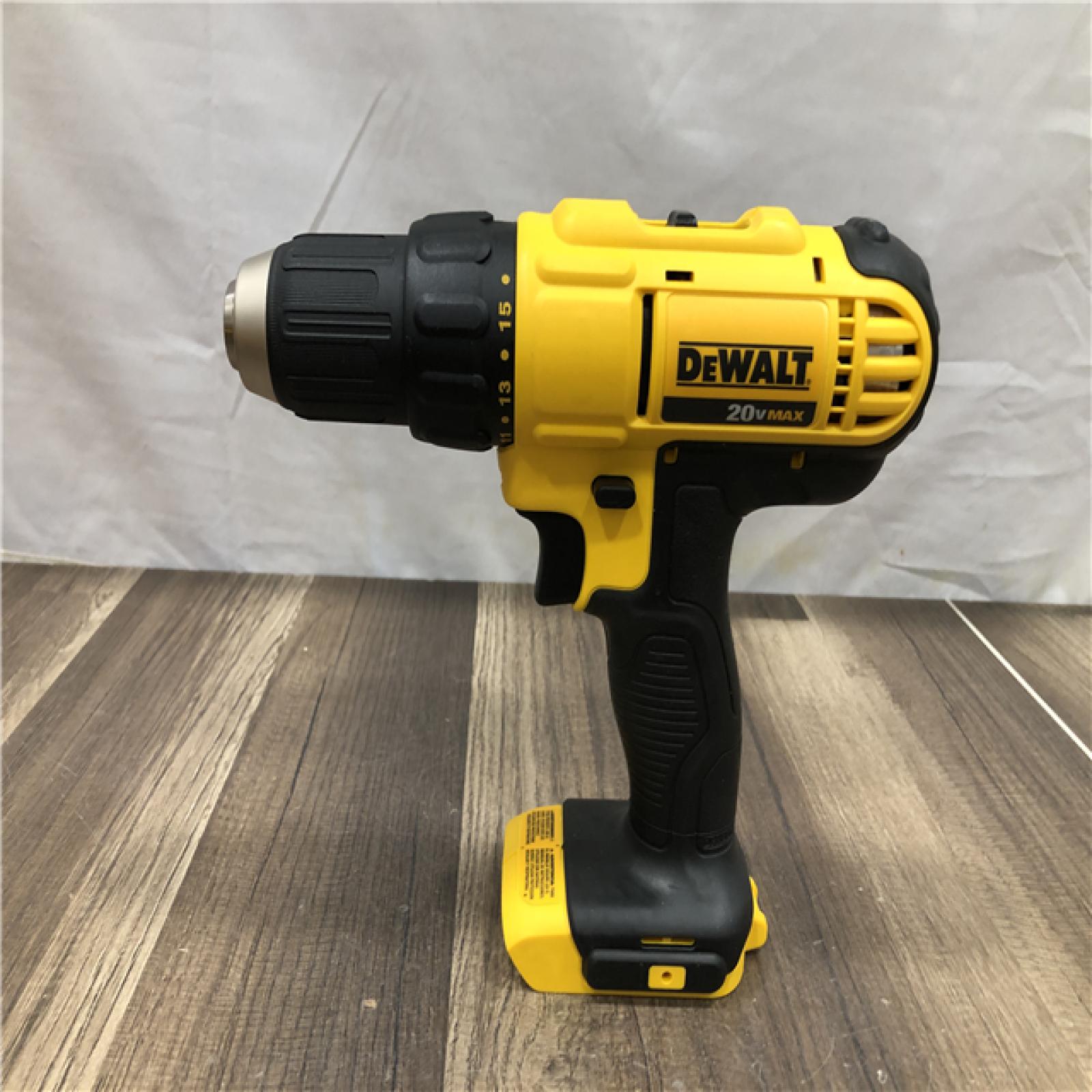 AS-IS DEWALT 20V MAX Cordless 1/2 in. Drill/Driver Kit