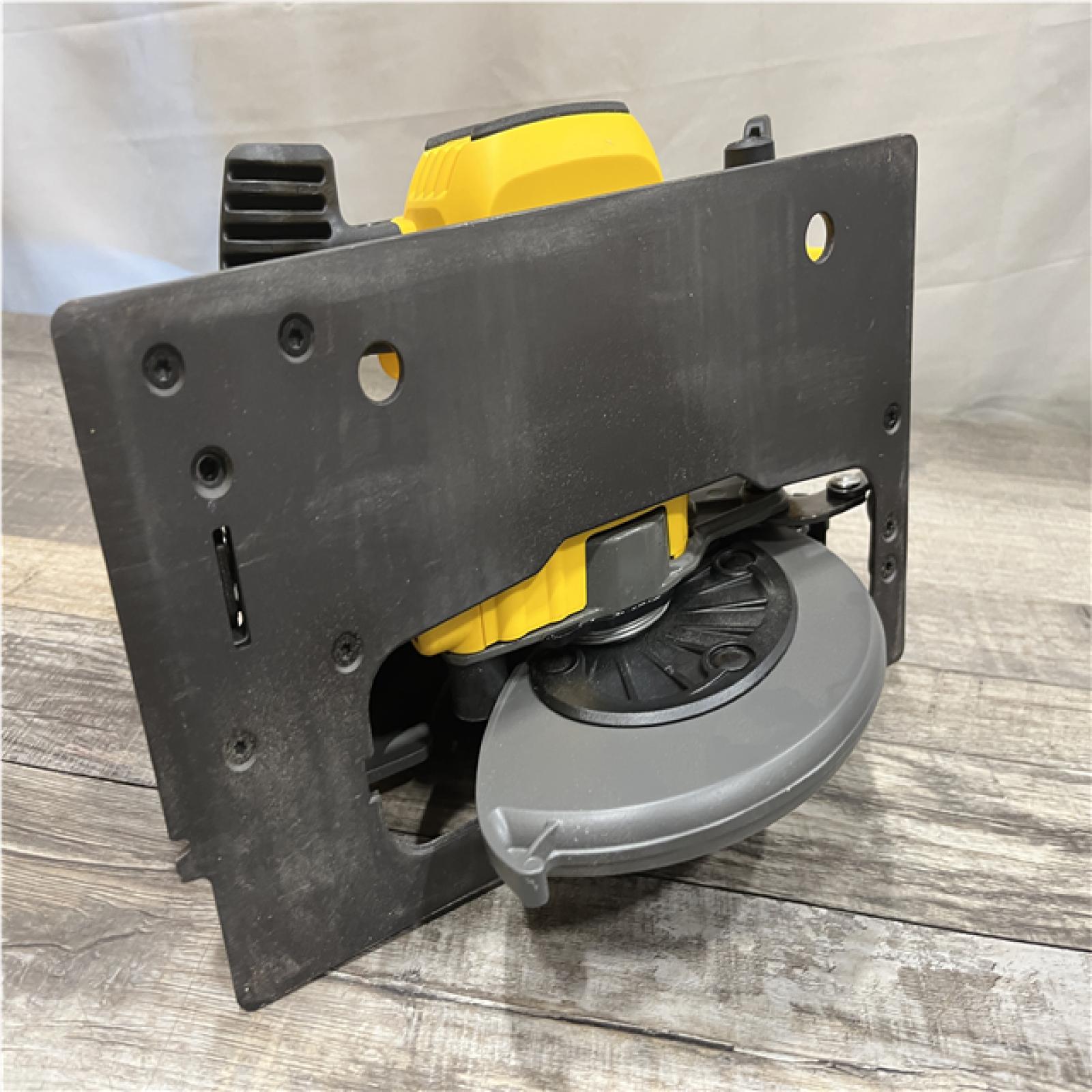AS-IS DEWALT FLEXVOLT 60V MAX Cordless Brushless 7-1/4 in. Circular Saw with Brake (Tool Only)