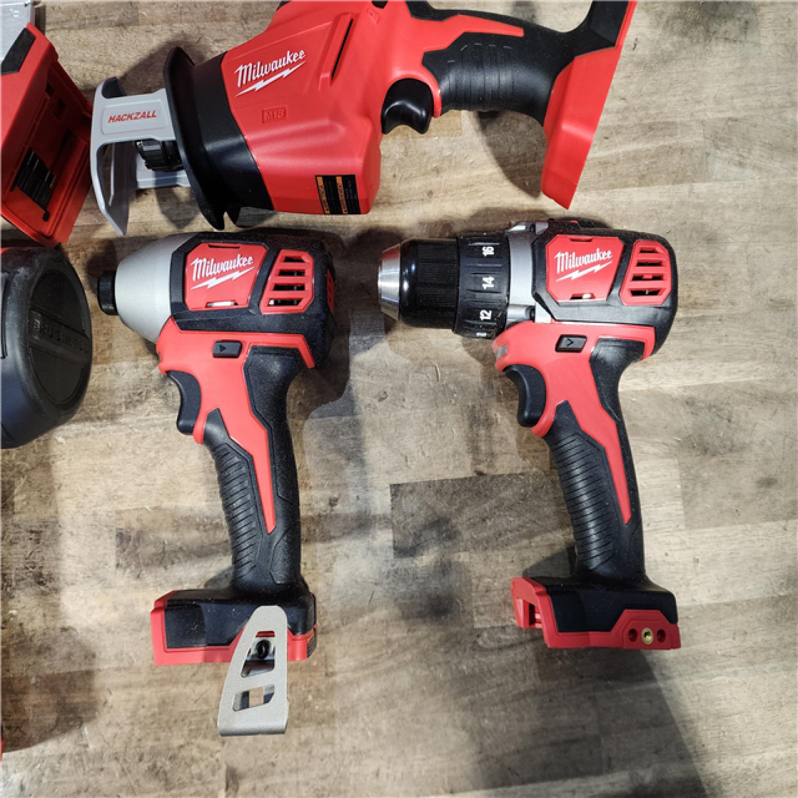 HOUSTON LOCATION - AS-IS (APPEARS LIKE NEW) Milwaukee 18-Volt Lithium-Ion Cordless (9-Tool) Combo Kit