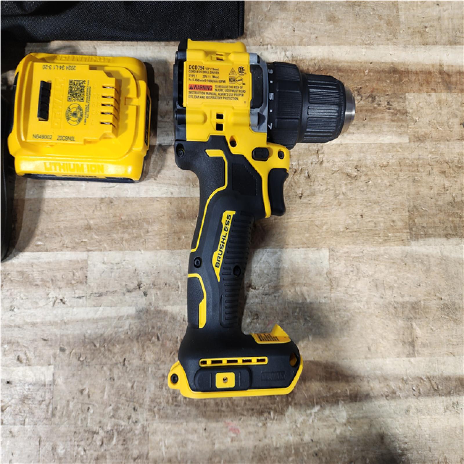 HOUSTON LOCATION - AS - IS DEWALT Atomic 20V Lithium-Ion Cordless Compact 1/2 in. Drill/Driver Kit