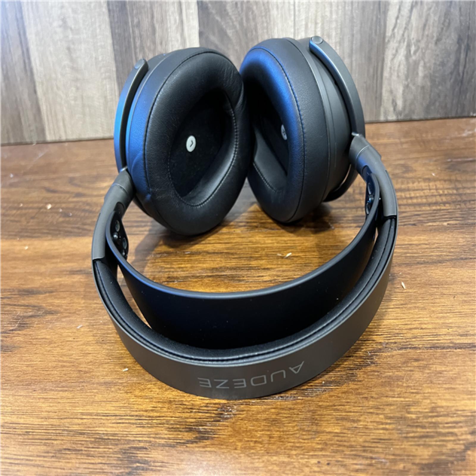 AS-IS Audeze - Maxwell Over-the-Ear Wireless Gaming Headset for PlayStation 4, PlayStation 5, PC - Black