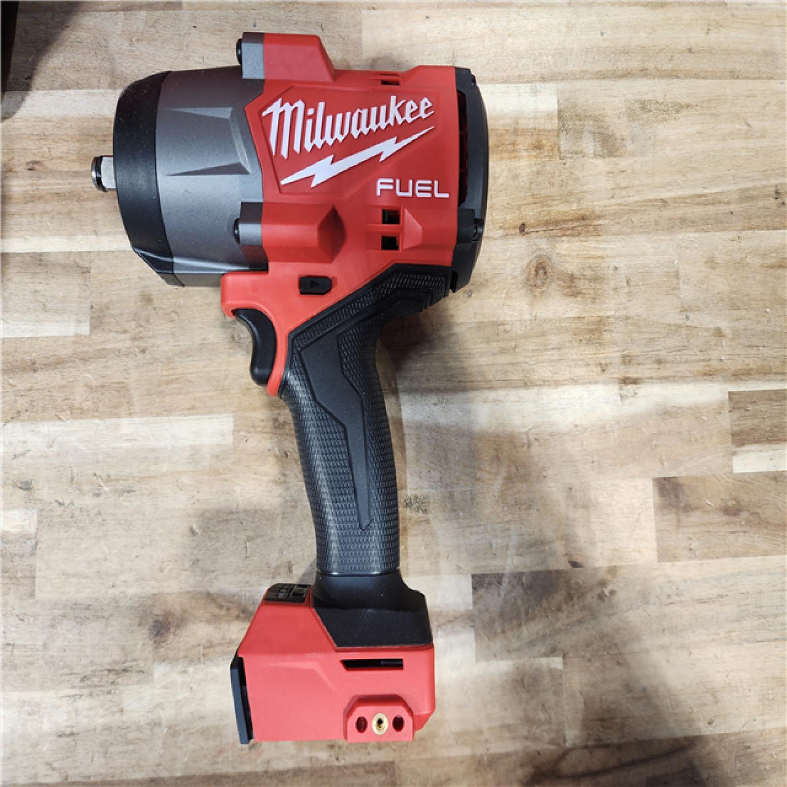 HOUSTON LOCATION - AS-IS Milwaukee FUEL 18V Lithium-Ion Brushless Cordless 1/2 in. Impact Wrench w/Friction Ring Kit