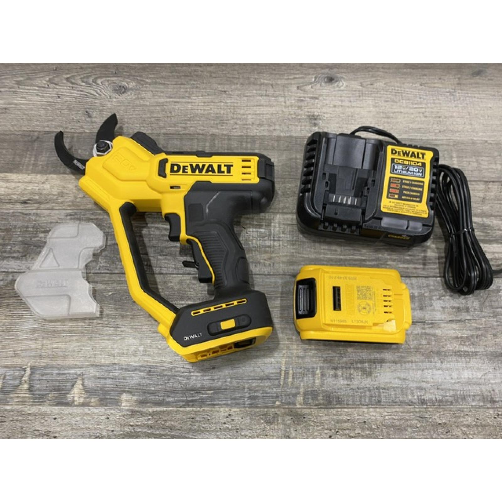 AS-IS DEWALT 20V MAX Cordless Battery Powered Pruner Kit