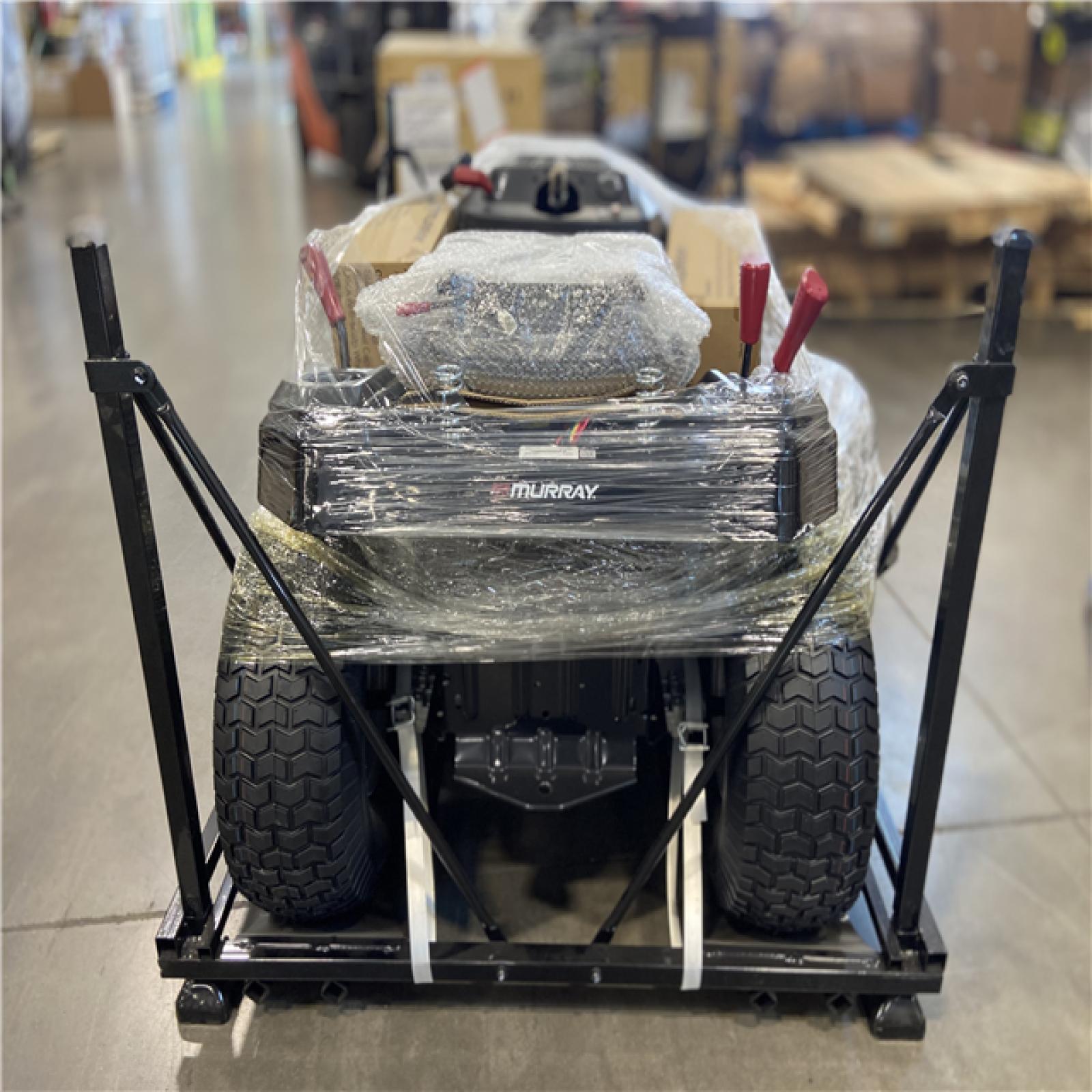 DALLAS LOCATION - Murray MT100 42 in. 13.5 HP 500cc E1350 Series Briggs and Stratton Engine 6-Speed Manual Gas Riding Lawn Tractor Mower