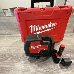 AS-IS Milwaukee 100 ft. REDLITHIUM Lithium-Ion USB Green Rechargeable Cross Line Laser Level with Charger