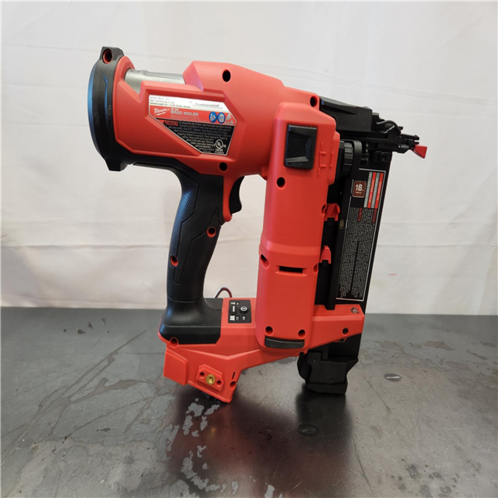 AS-IS- Milwaukee M18 FUEL 18 Gauge Brad Nailer