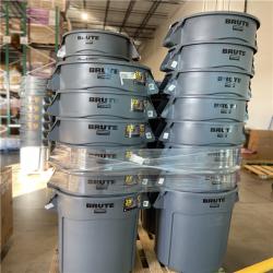 DALLAS LOCATION - Rubbermaid Commercial Products BRUTE 44 Gal. Grey Vented Plastic Outdoor Trash Can - 26 UNITS