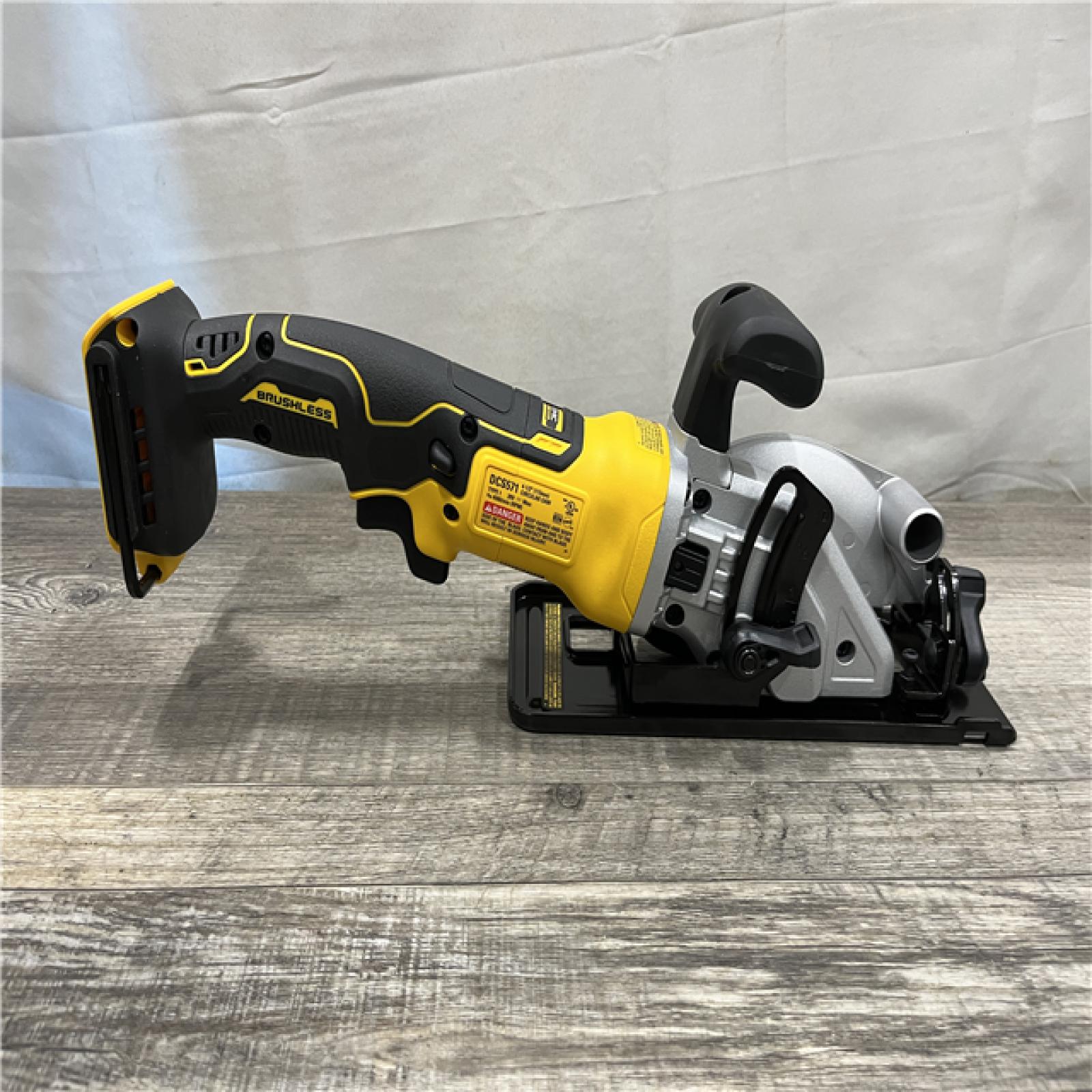 AS-IS DEWALT ATOMIC 20V MAX Cordless Brushless 4-1/2 in. Circular Saw (Tool Only)