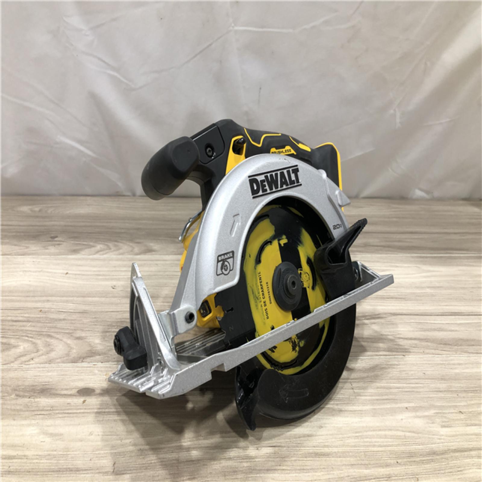 AS-IS Dewalt FLEXVOLT 60-Volt MAX Lithium-Ion Cordless 7-1/4 in. Circular Saw (Tool-Only)