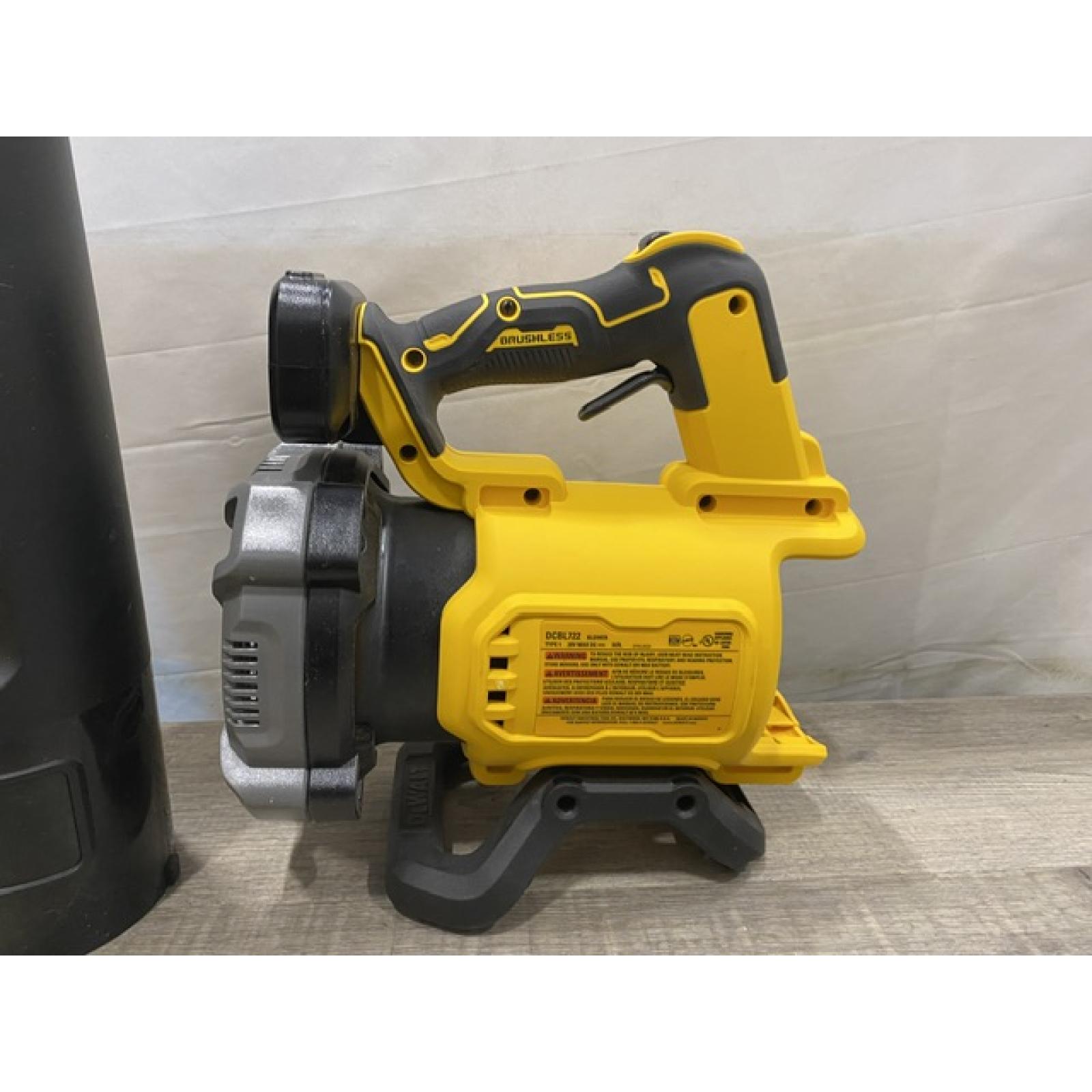 AS-IS DEWALT 20V MAX* XR Brushless Cordless Handheld Blower Kit