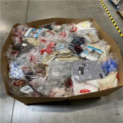 DALLAS LOCATION- NEW!- BULLSEYE MIXED CLOTHING PALLET (300 UNITS)
