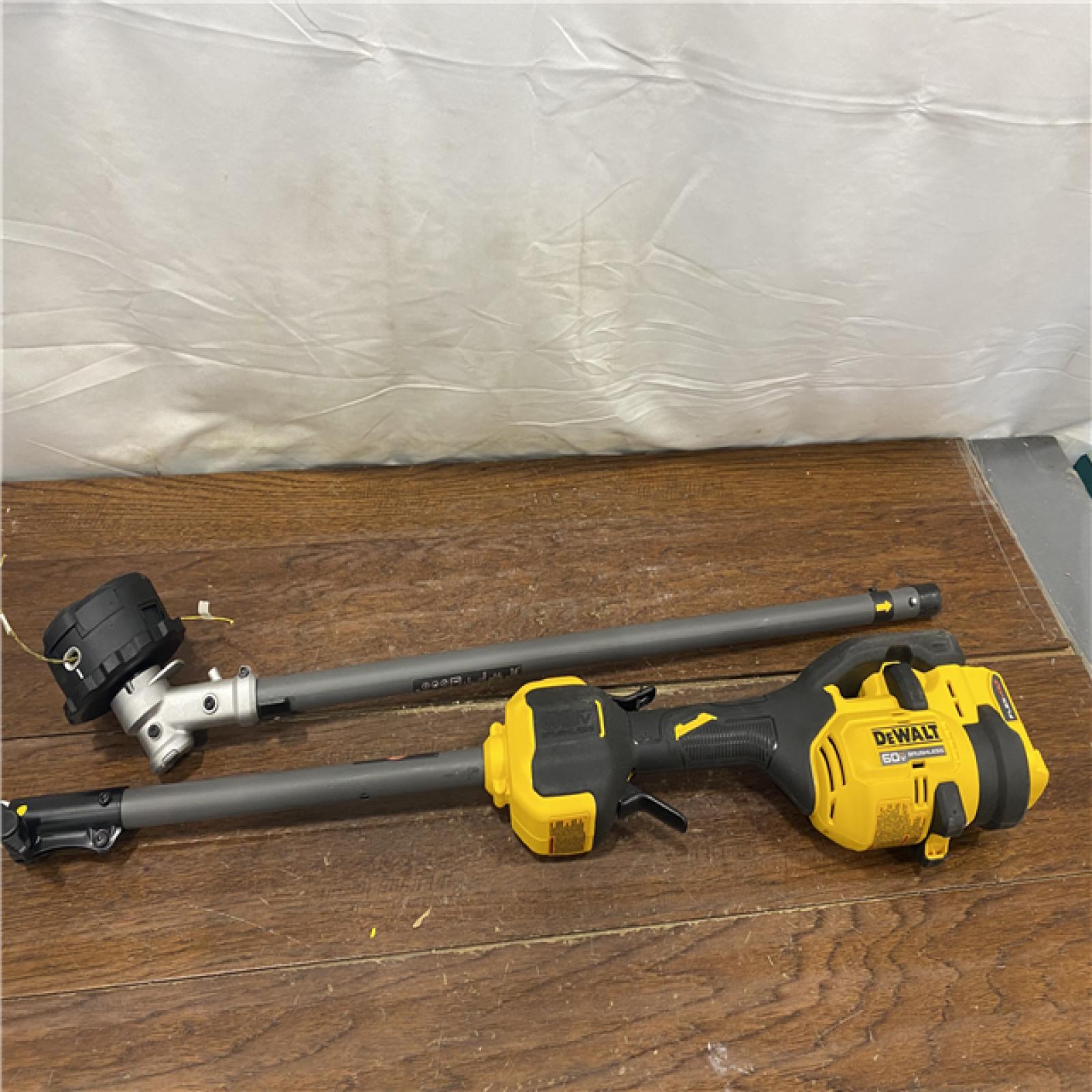 AS-IS DEWALT FLEXVOLT 60V MAX 17 in. Cordless Battery Powered Attachment Capable Trimmer Kit with (1) FLEXVOLT 3 Ah Battery & Charger