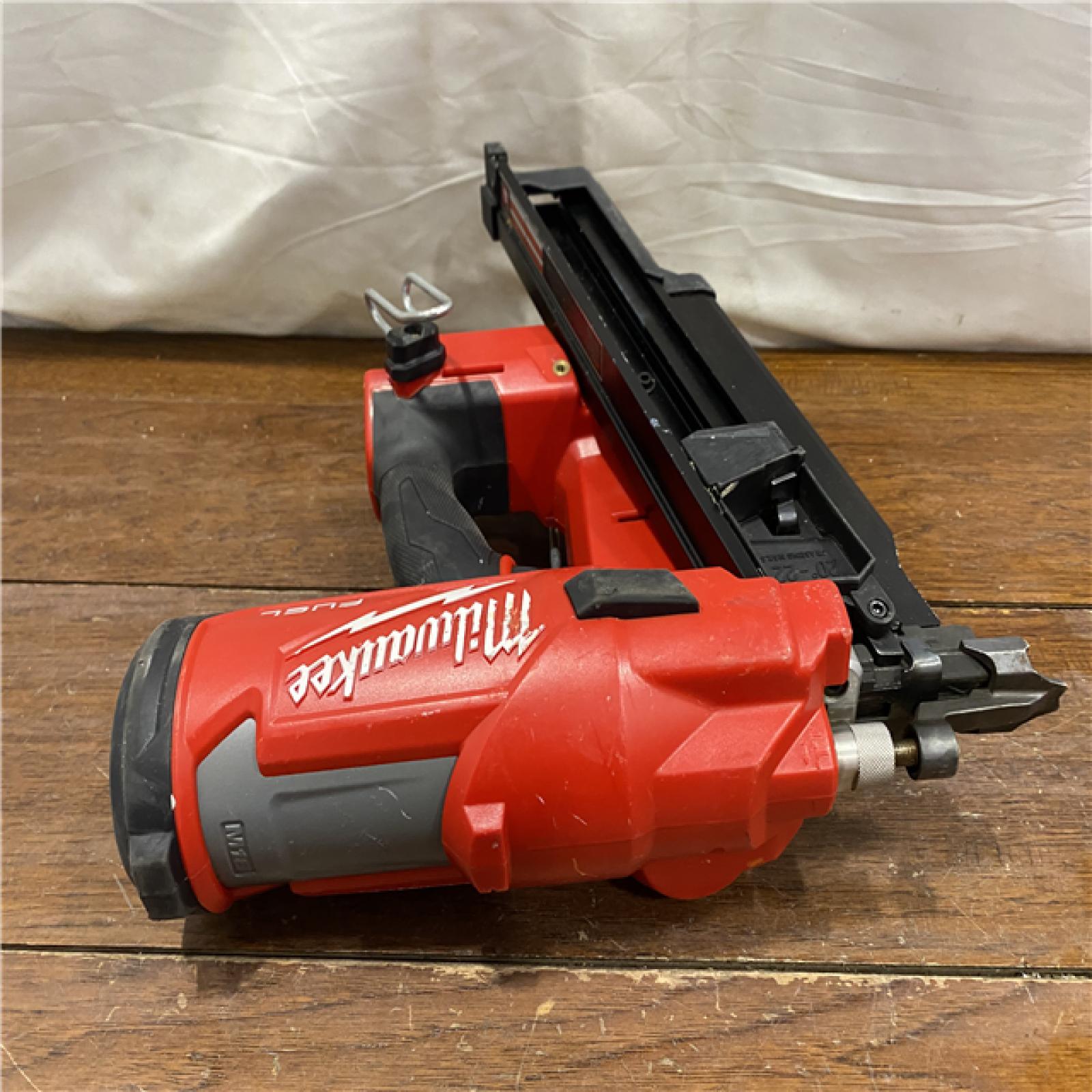 AS-IS Milwaukee 2744-20 M18 FUEL 3-1/2 in. 18-Volt 21-Degree Lithium-Ion Brushless Cordless Framing Nailer (Tool-Only)