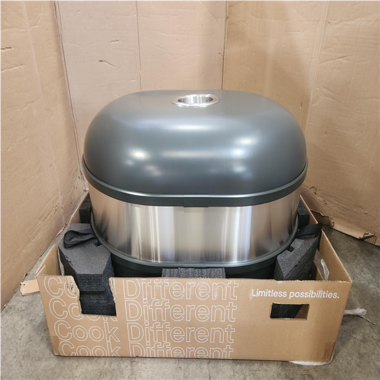 Phoenix LIKE NEW GOZNEY Dome (Gen 2) Dual Fuel Natural Gas Outdoor Pizza Oven in Off-Black