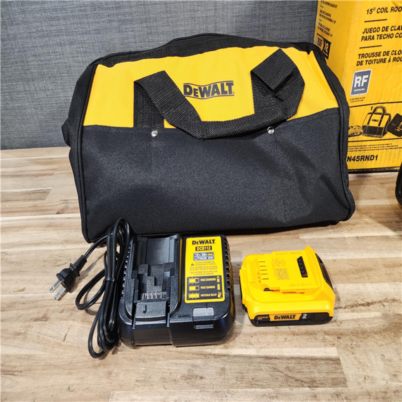 HOUSTON LOCATION - AS-IS (APPEARS LIKE NEW) DEWALT 20V MAX Lithium-Ion 15-Degree Electric Cordless Roofing Nailer Kit