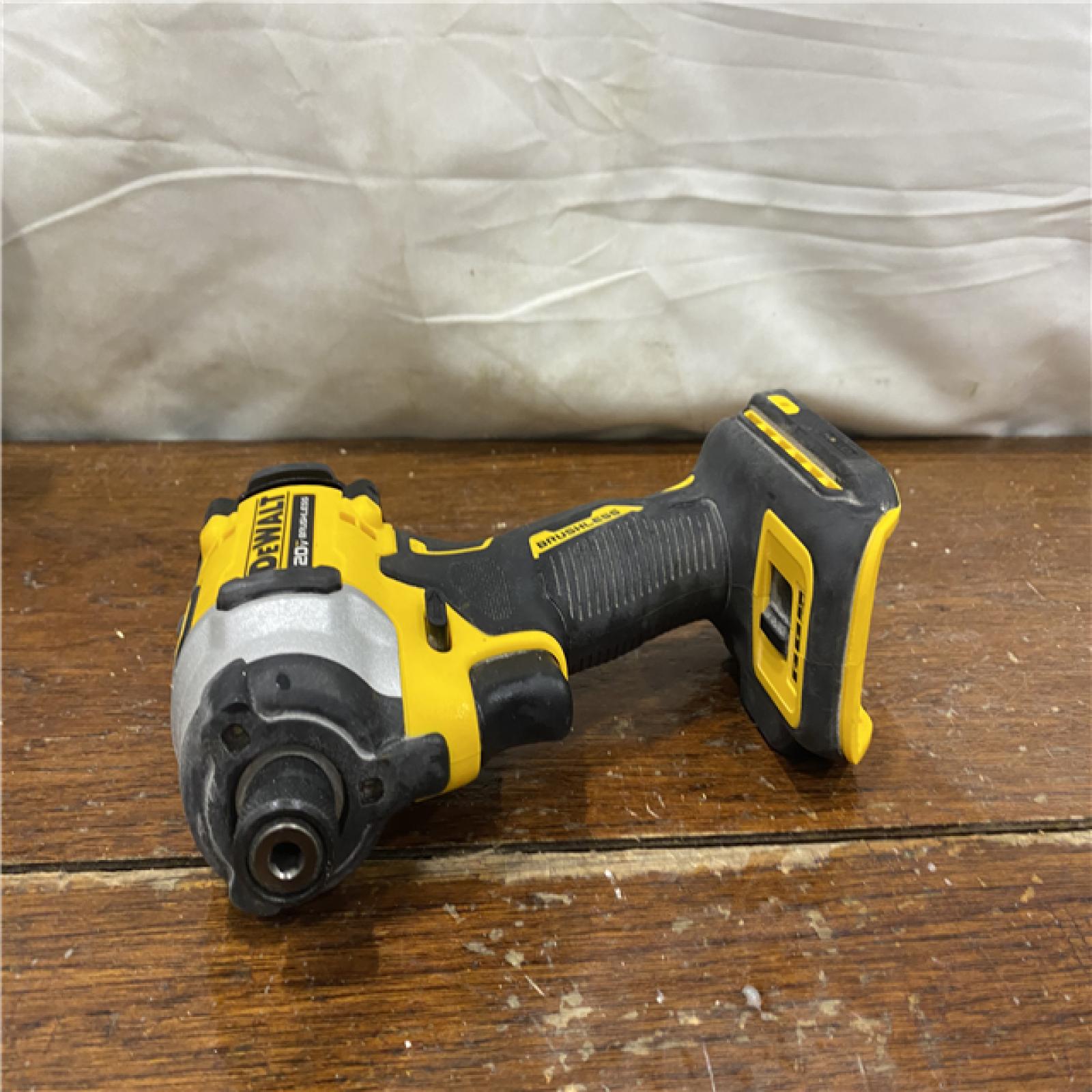 AS-IS DeWalt 20V MAX ATOMIC 1/4 in. Cordless Brushless 3-Speed Impact Driver Kit (Battery & Charger)