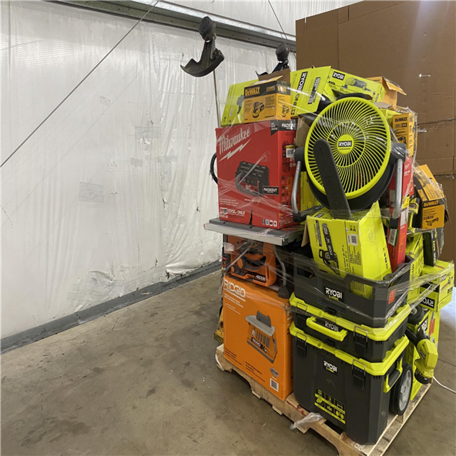 Houston Location AS IS - Tool Pallet