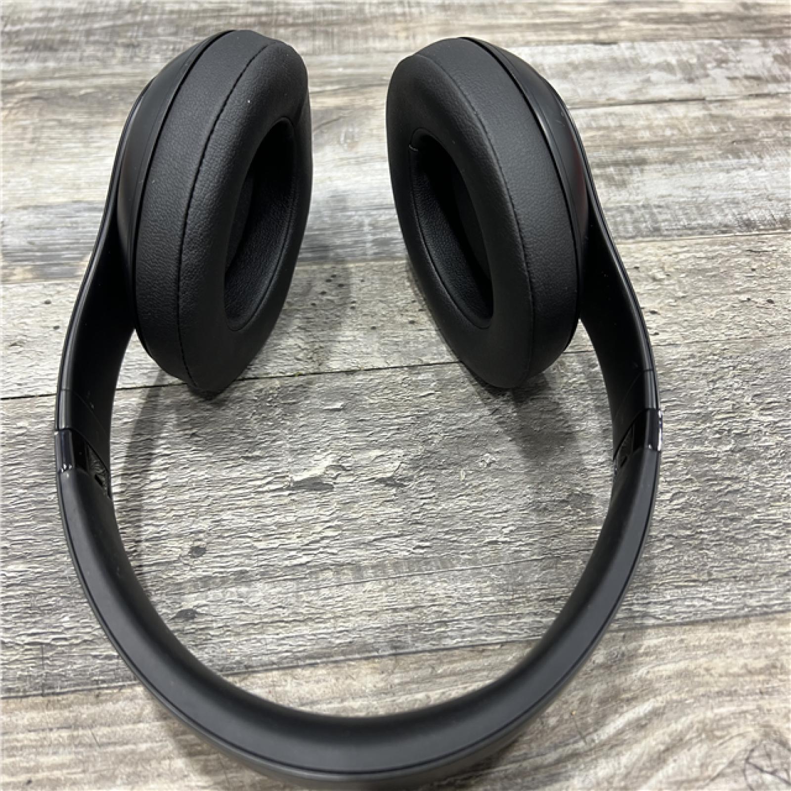 AS-IS Beats Studio3 Wireless Noise Cancelling Headphones with Apple W1 Headphone Chip- Matte Black