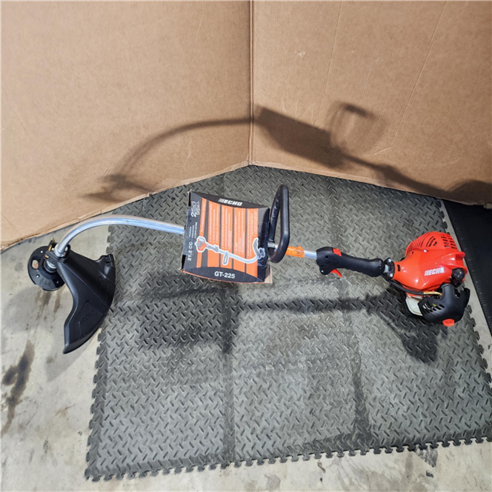 HOUSTON LOCATION - AS-IS Echo GT-225 21.2cc 2 Stroke Lightweight Durable Gas Curved Shaft String Trimmer