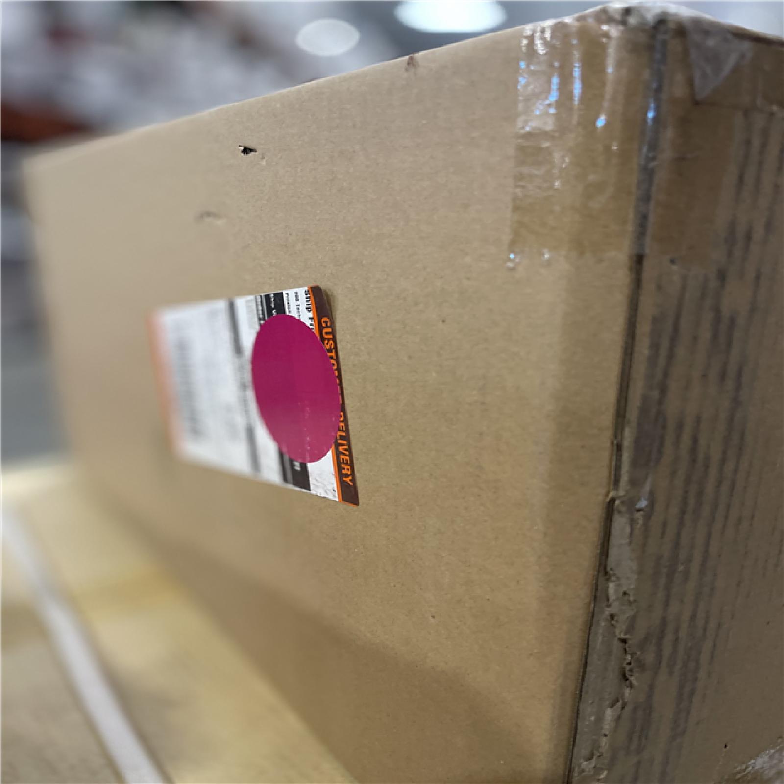 NEW! - Milwaukee M18 18V Lithium-Ion Cordless Combo Kit (5-Tool) with (1) 3.0Ah and (1) 1.5Ah Battery  (1) Charger  (1) Tool Bag