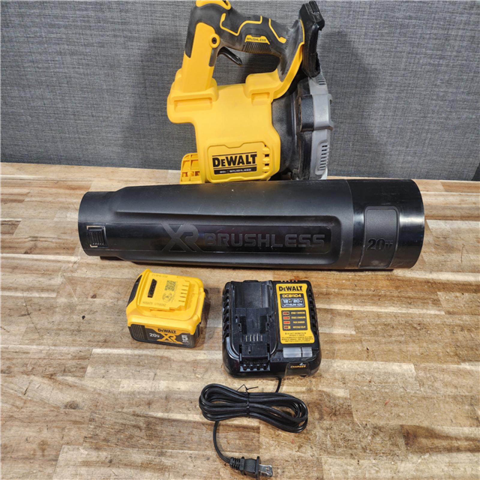 HOUSTON LOCATION - AS - IS DEWALT 20V MAX* XR Brushless Cordless Handheld Blower Kit