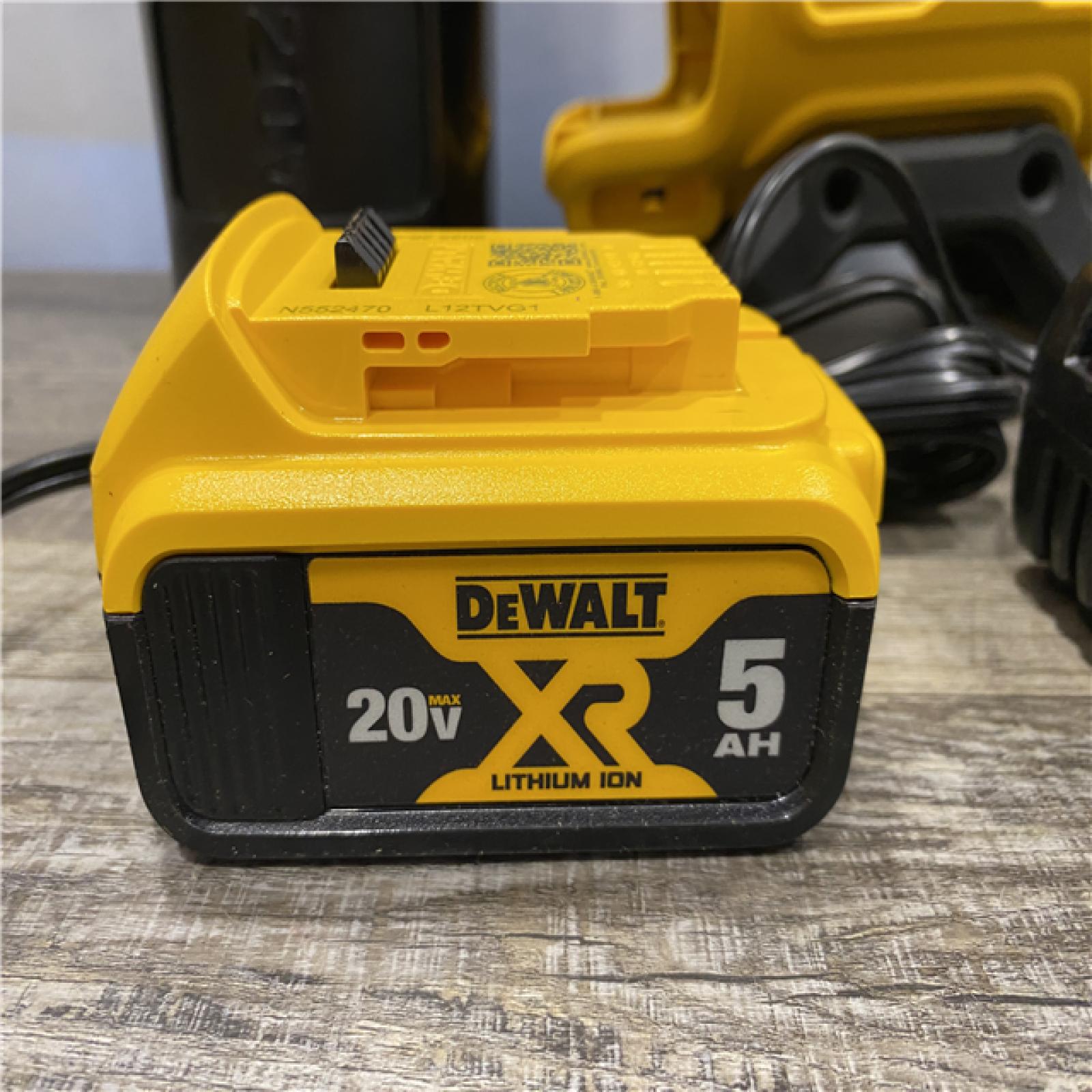 AS-IS DEWALT 20V MAX* XR Brushless Cordless Handheld Blower Kit