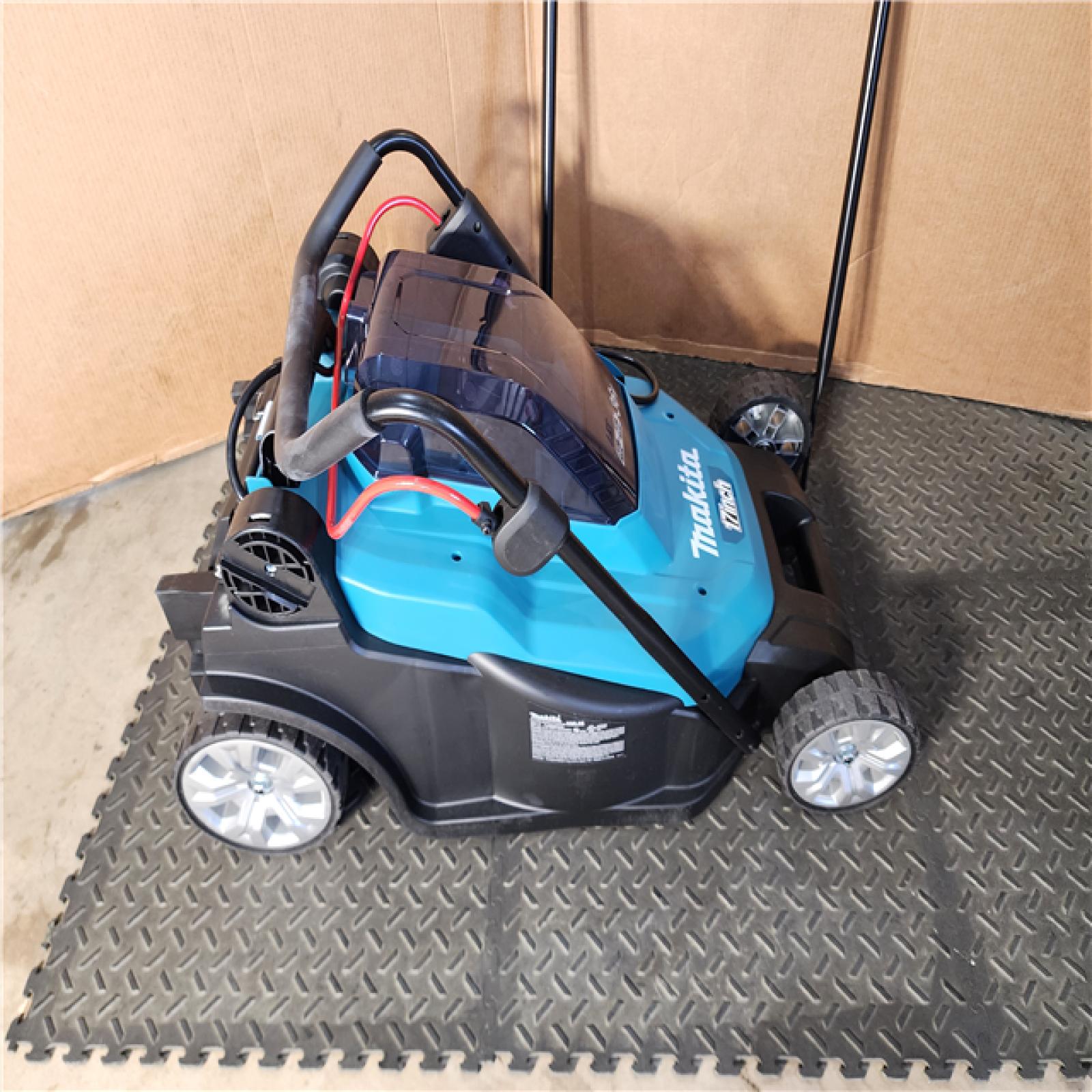 HOUSTON LOCATION - AS-IS MAKITA 18V X2 (36V) LXT Lithium-Ion Cordless 17 in. Walk Behind Residential Lawn Mower Kit W/ (2) BATTERY & CHARGER