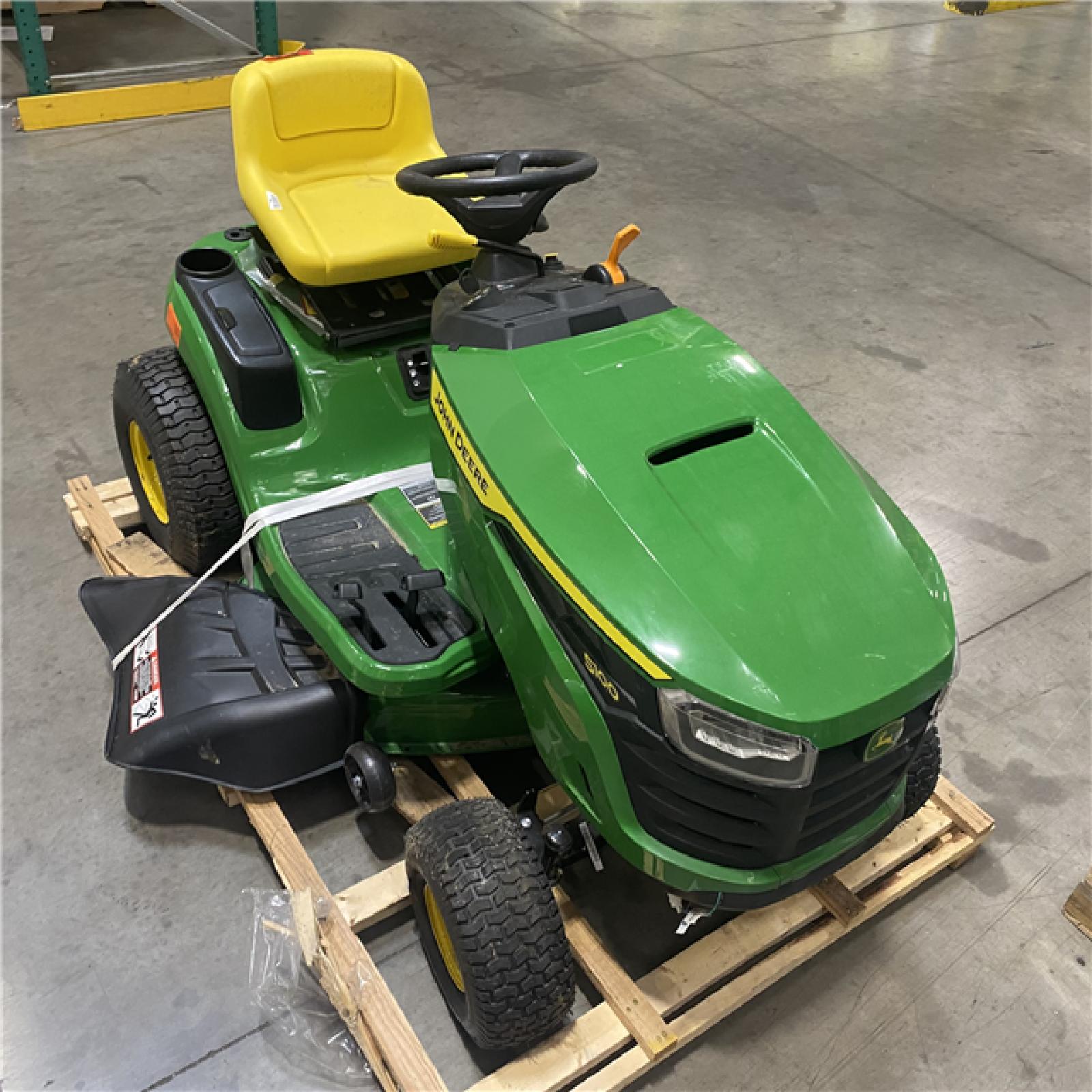 Dallas Location - As-Is John Deere S100 42-in Gas Lawn tractor