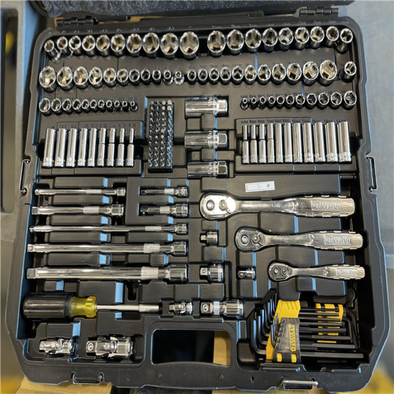 AS-IS - DeWalt Mechanics Tool Set (264-Piece)
