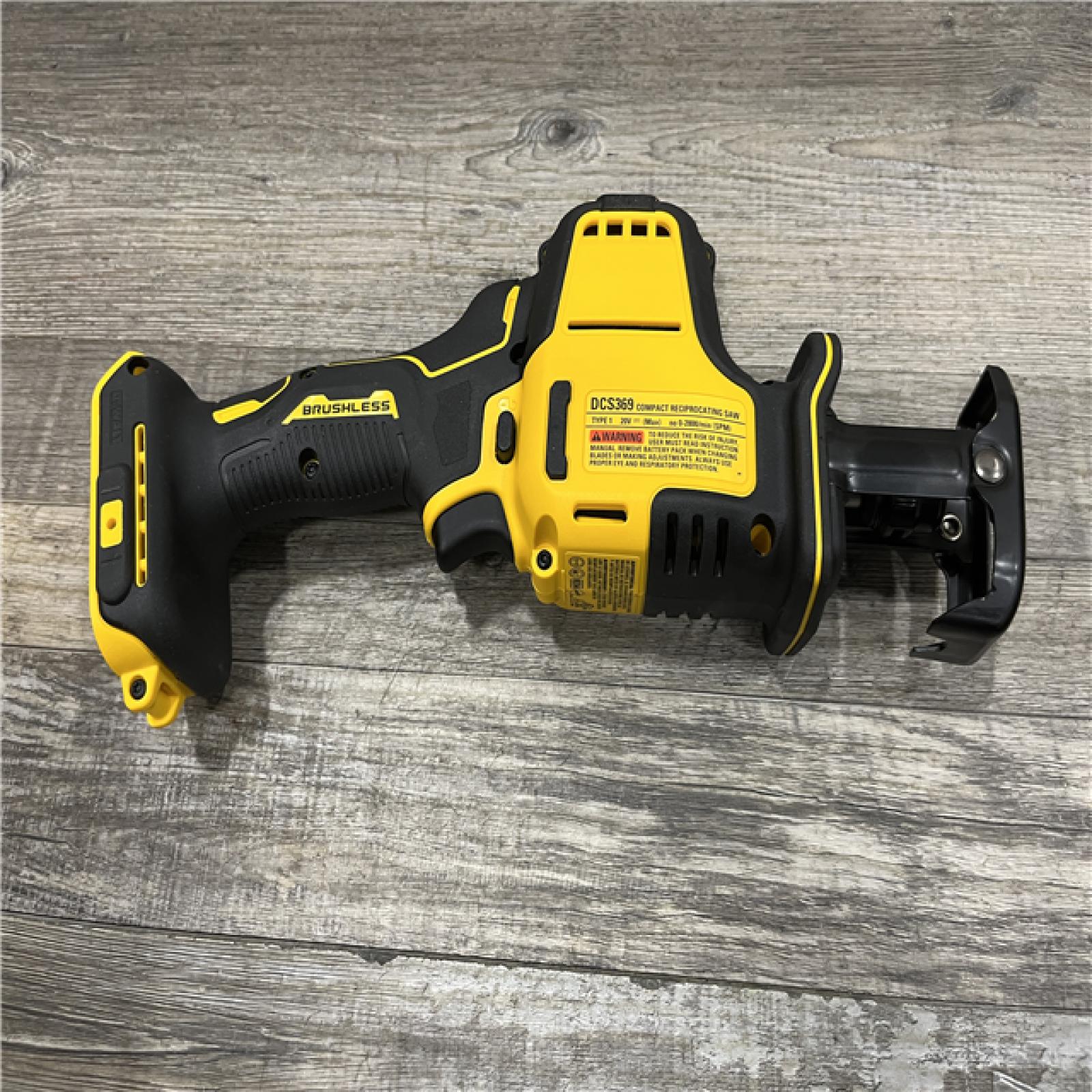 AS-IS DEWALT Atomic 20-Volt Maximum Cordless Brushless Compact Reciprocating Saw Kit