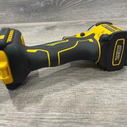 AS-IS DEWALT ATOMIC 20V MAX Lithium-Ion Cordless 1/4 in. Brushless Impact Driver Kit