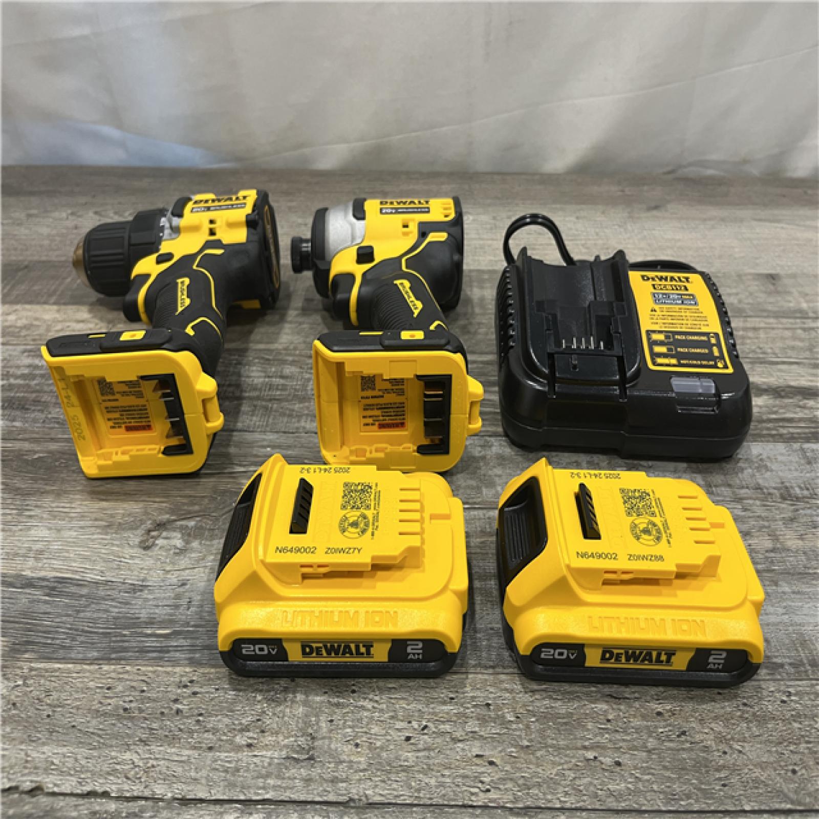 AS-IS DEWALT ATOMIC 20-Volt MAX Lithium-Ion Cordless Combo Kit