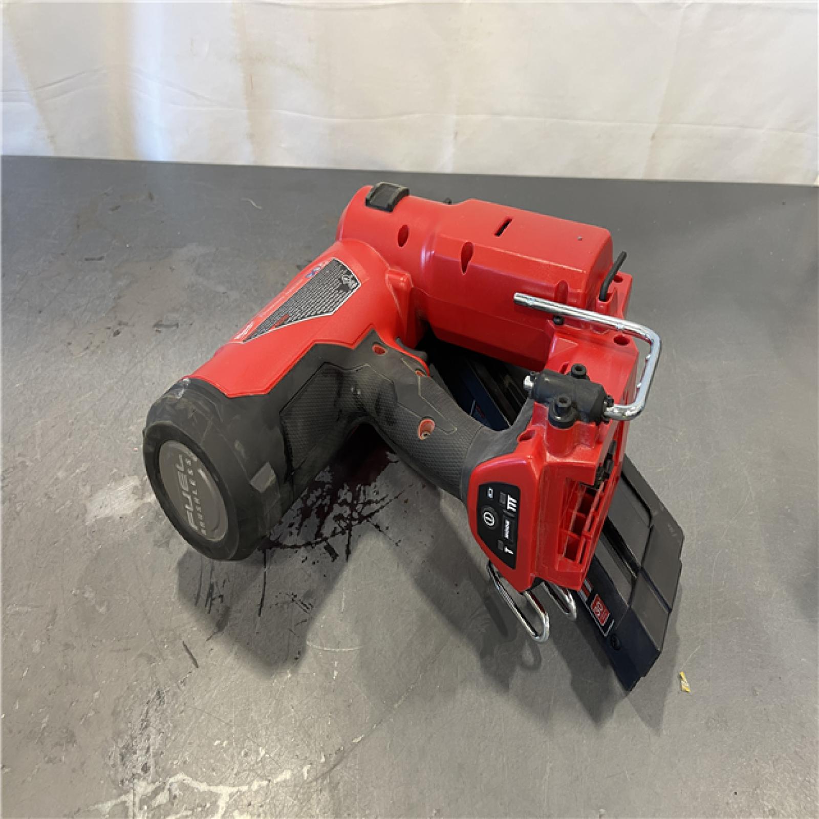 AS-IS - Milwaukee M18 FUEL 3-1/2 in. 18-Volt 30-Degree Lithium-Ion Brushless Cordless Framing Nailer