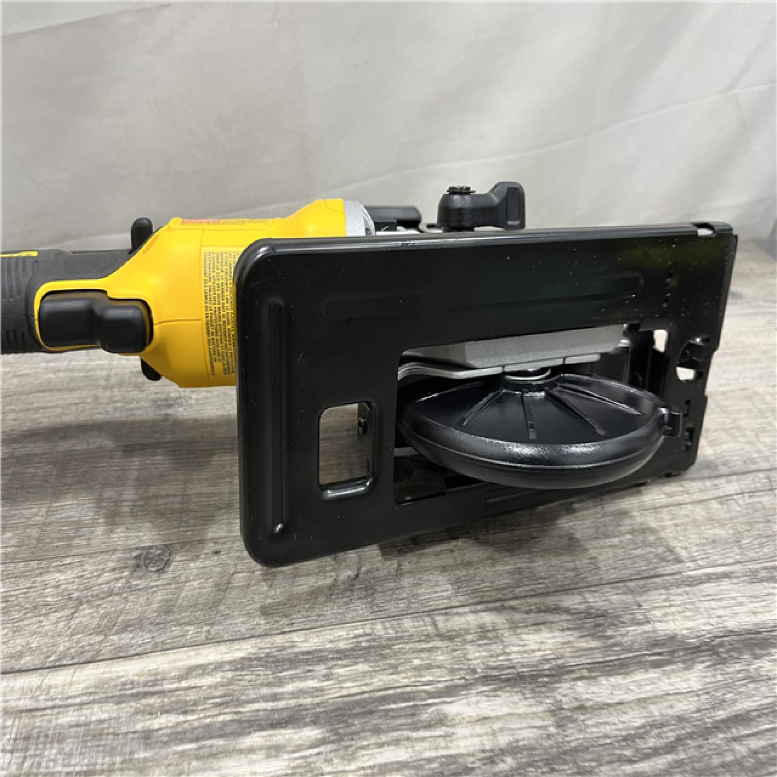 AS-IS DEWALT ATOMIC 20V MAX Cordless Brushless 4-1/2 in. Circular Saw (Tool Only)