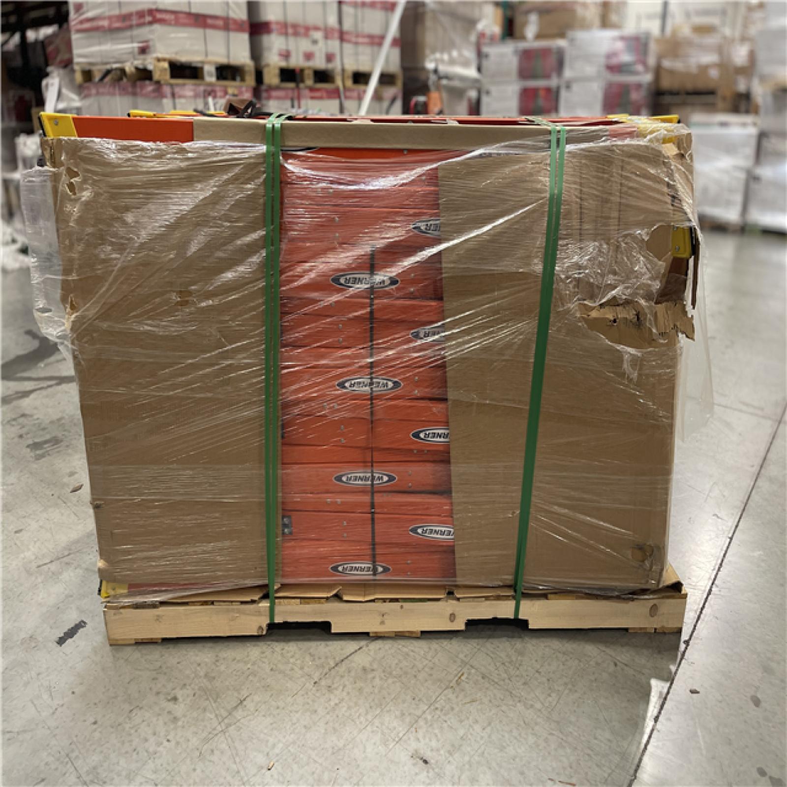 DALLAS LOCATION-NEW! Werner 6 ft. Fiberglass Step Ladder PALLET (16 UNITS)