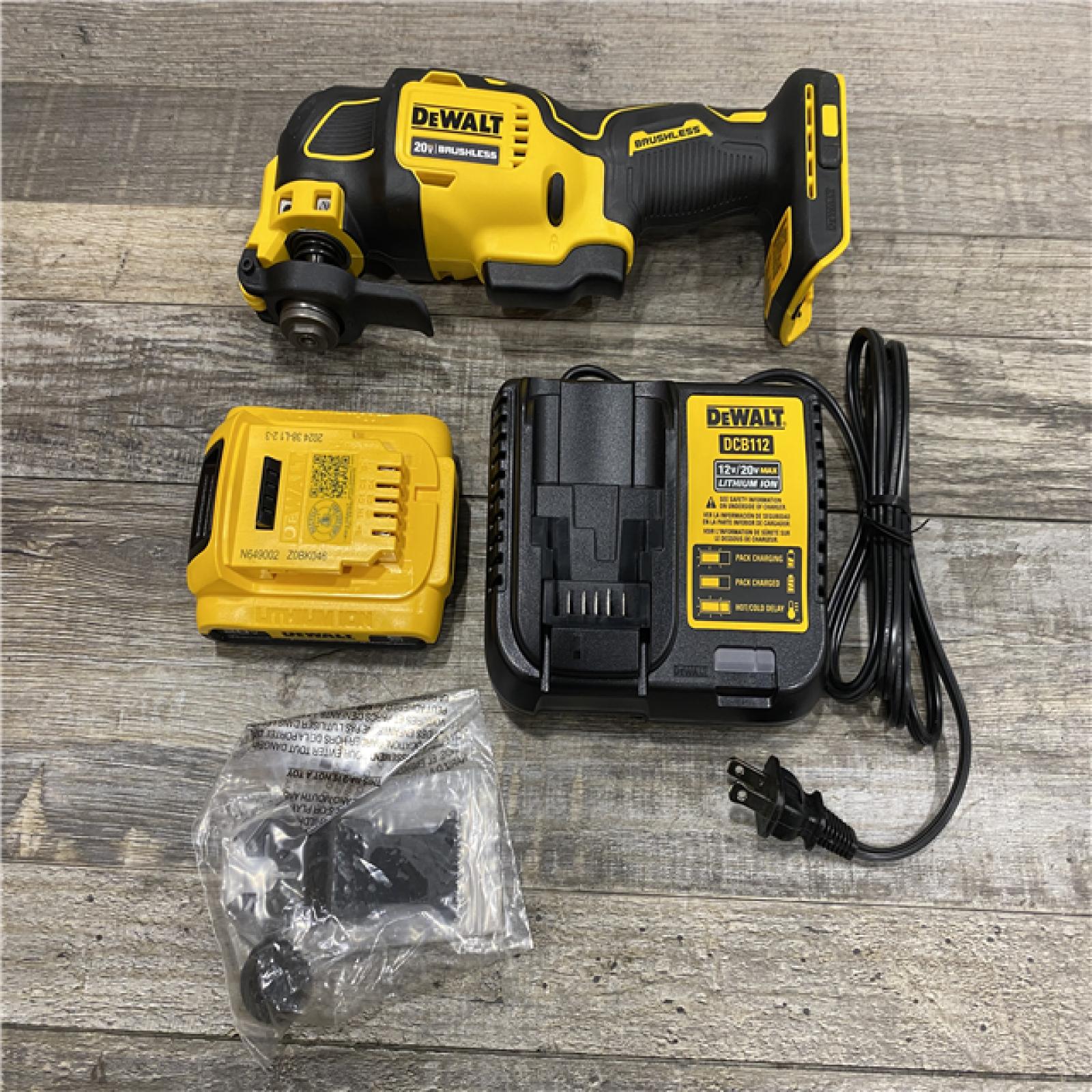 AS-IS DEWALT ATOMIC 20V MAX Cordless Brushless Oscillating Multi Tool Kit