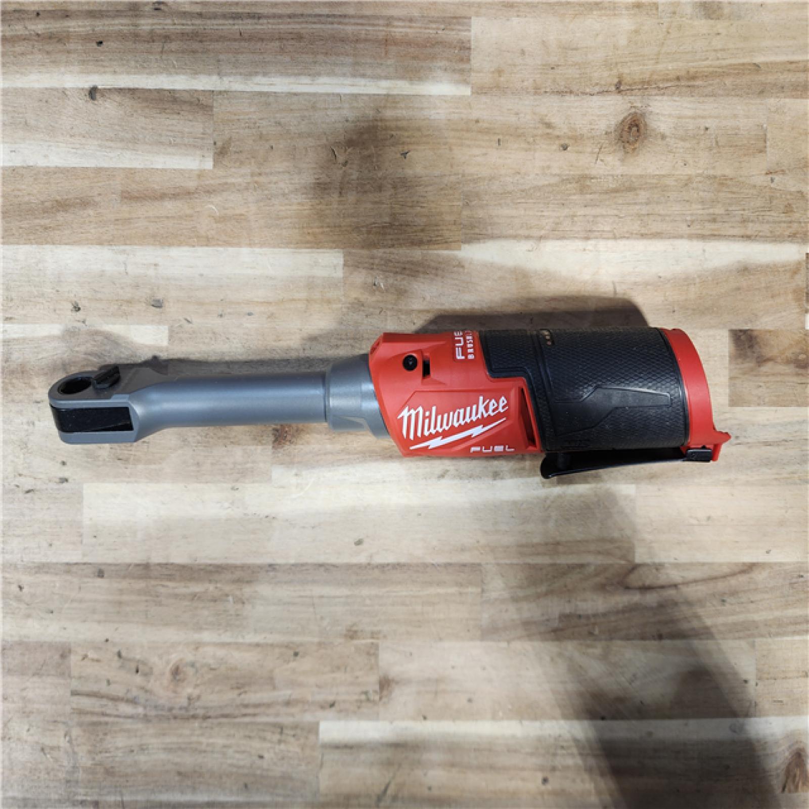 HOUSTON LOCATION - AS-IS Milwaukee  FUEL INSIDER 12V Lithium-Ion Brushless Cordless 1/4 in. - 3/8 in. Extended Reach Box Ratchet (Tool-Only)