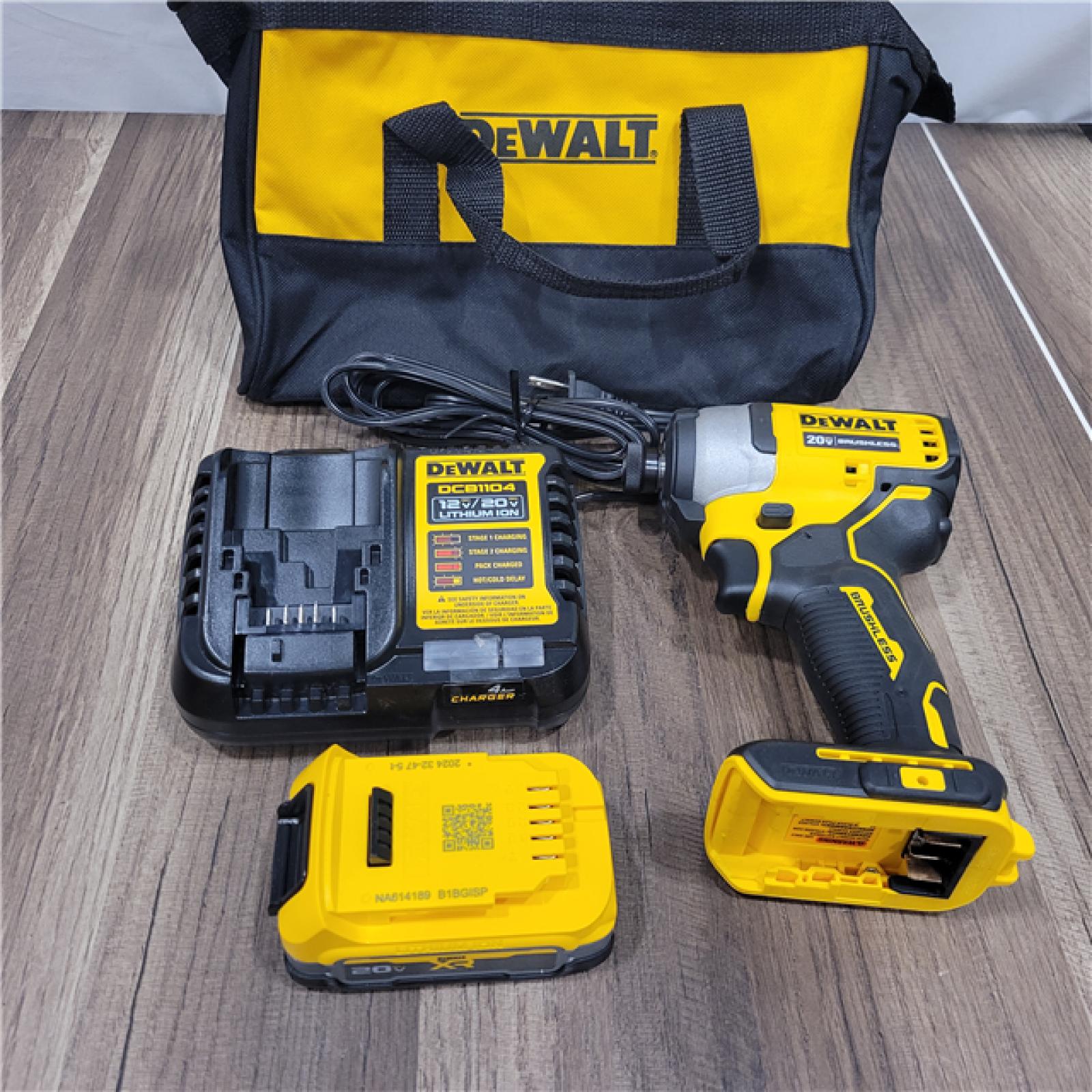 AS-IS DEWALT ATOMIC 20V MAX* Brushless Cordless Compact 1/4 in. Impact Driver Kit