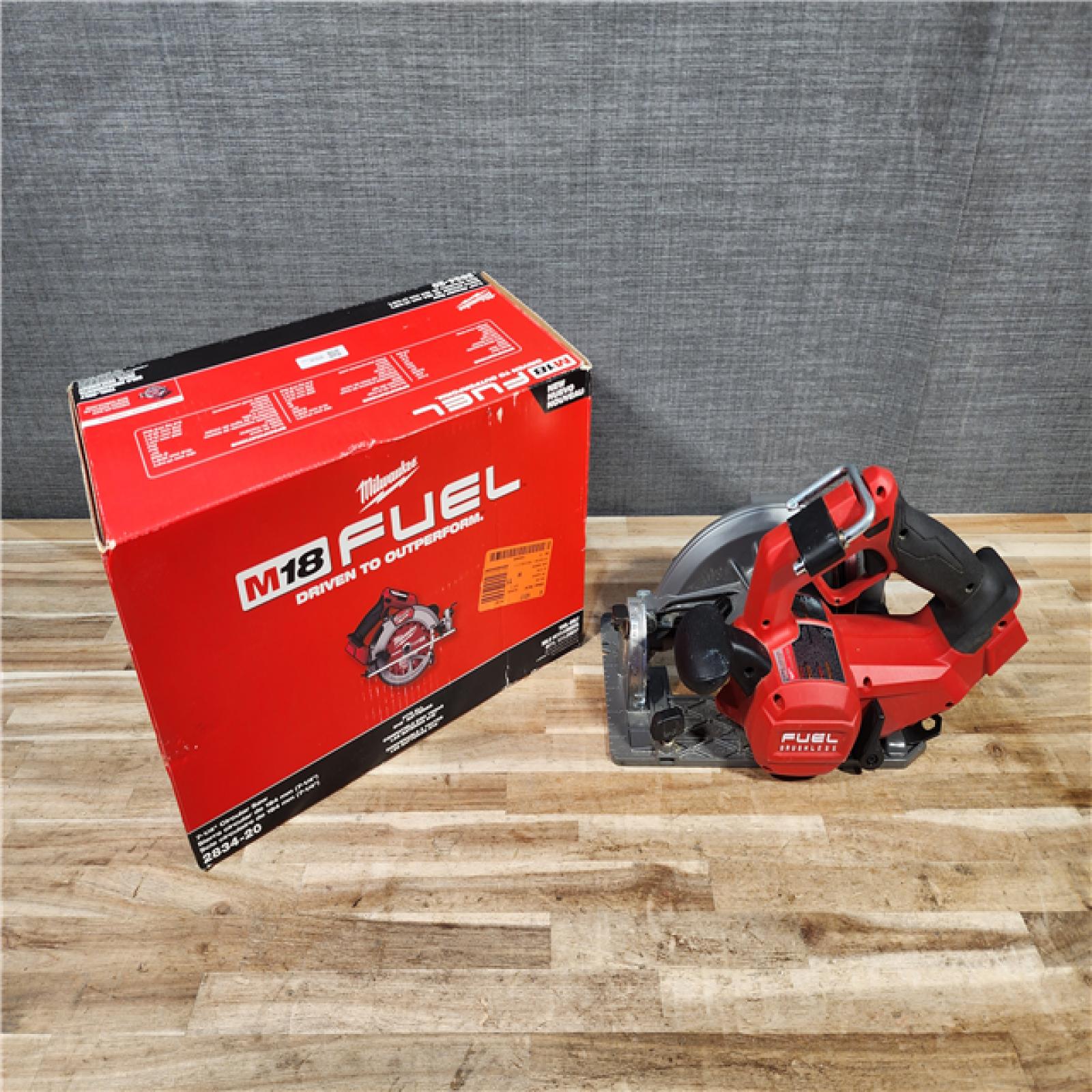 HOUSTON LOCATION - AS-IS Milwaukee FUEL 18V Lithium-Ion Brushless Cordless 7-1/4 in. Circular Saw (Tool-Only)