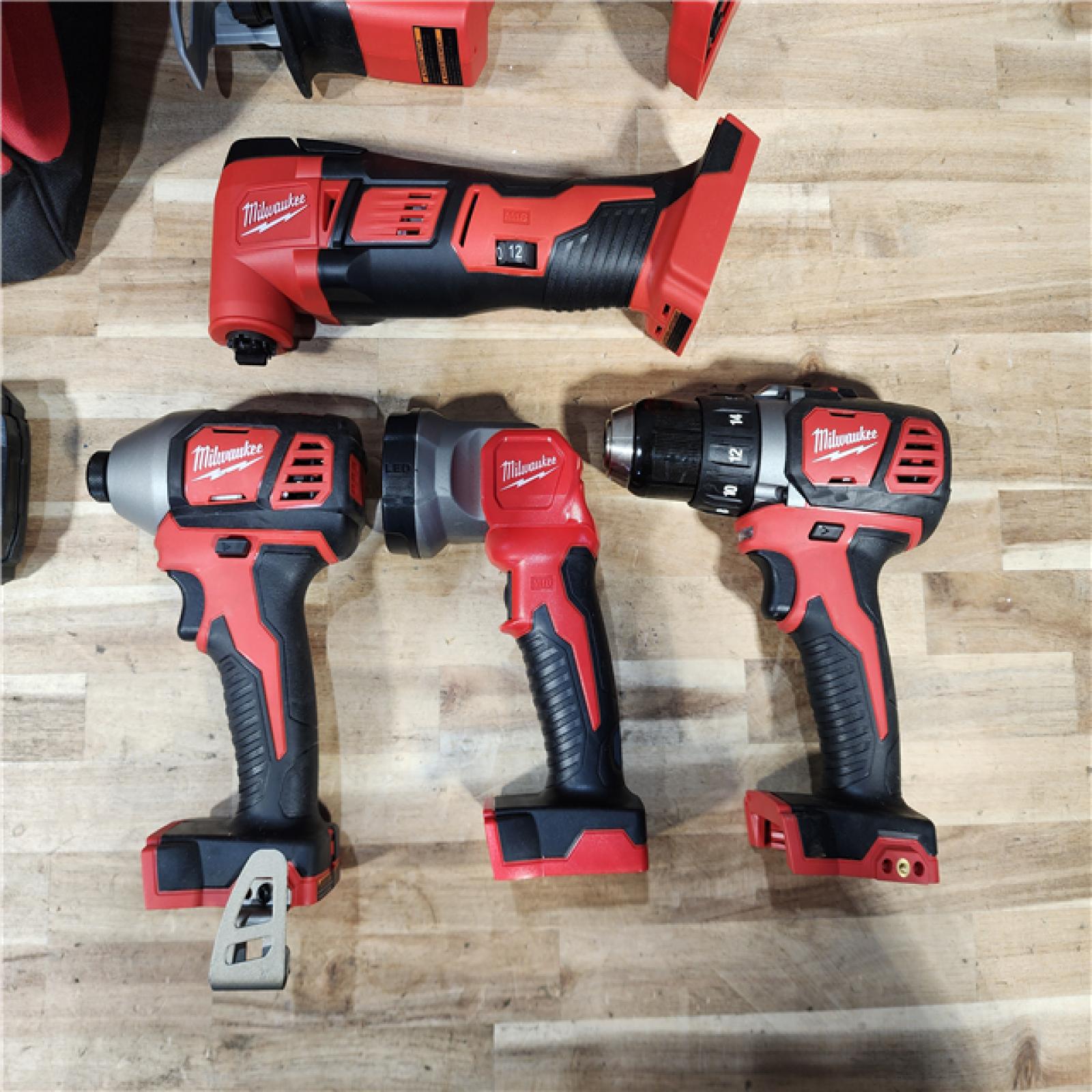 HOUSTON LOCATION - AS-IS Milwaukee 5 Tool Combo Kit W/ (2) Battery & Charger
