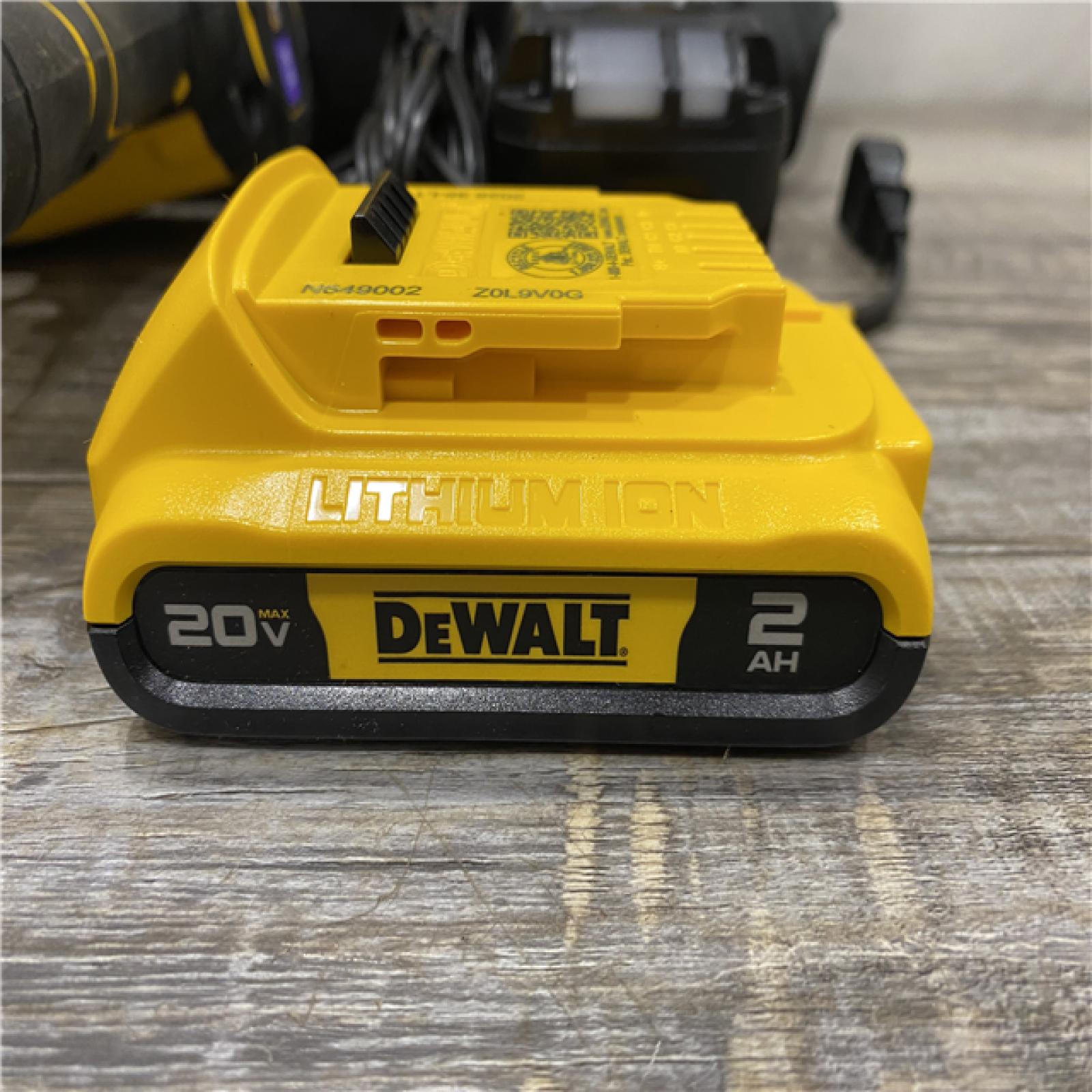 AS-IS DEWALT ATOMIC 20V MAX Lithium Ion Cordless 23 Gauge Pin Nailer Kit