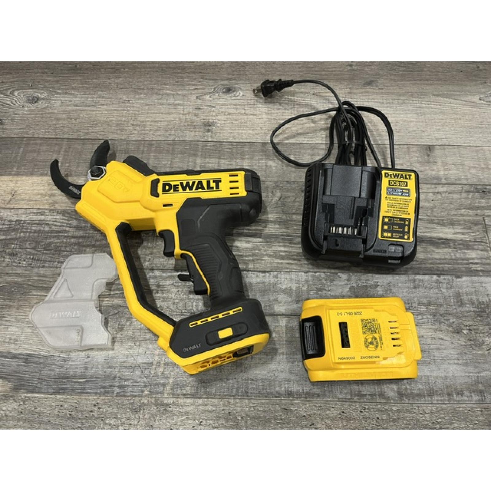 AS-IS DEWALT 20V MAX Cordless Pruner Kit